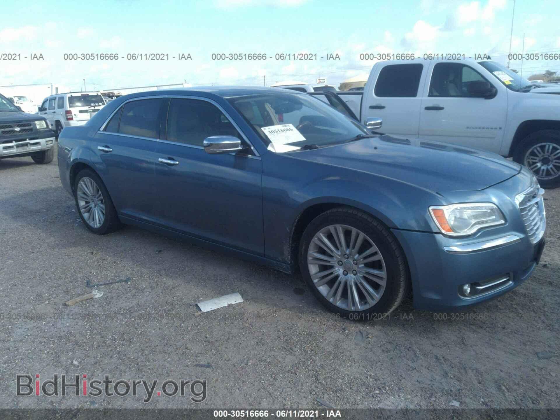 Photo 2C3CA6CT2BH583127 - CHRYSLER 300 2011