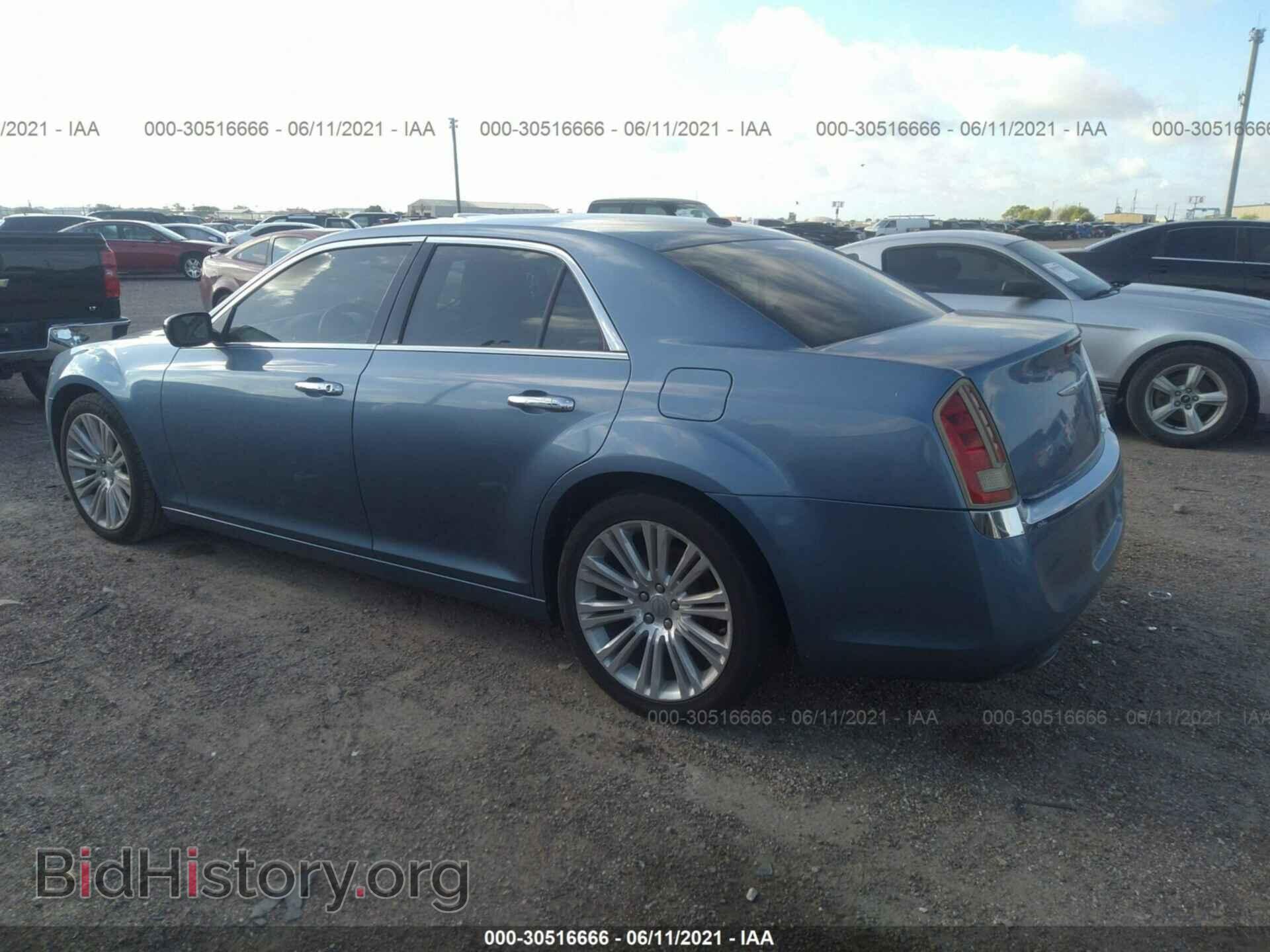 2011 CHRYSLER 300 - VIN: 2C3CA6CT2BH583127 - Фото 3