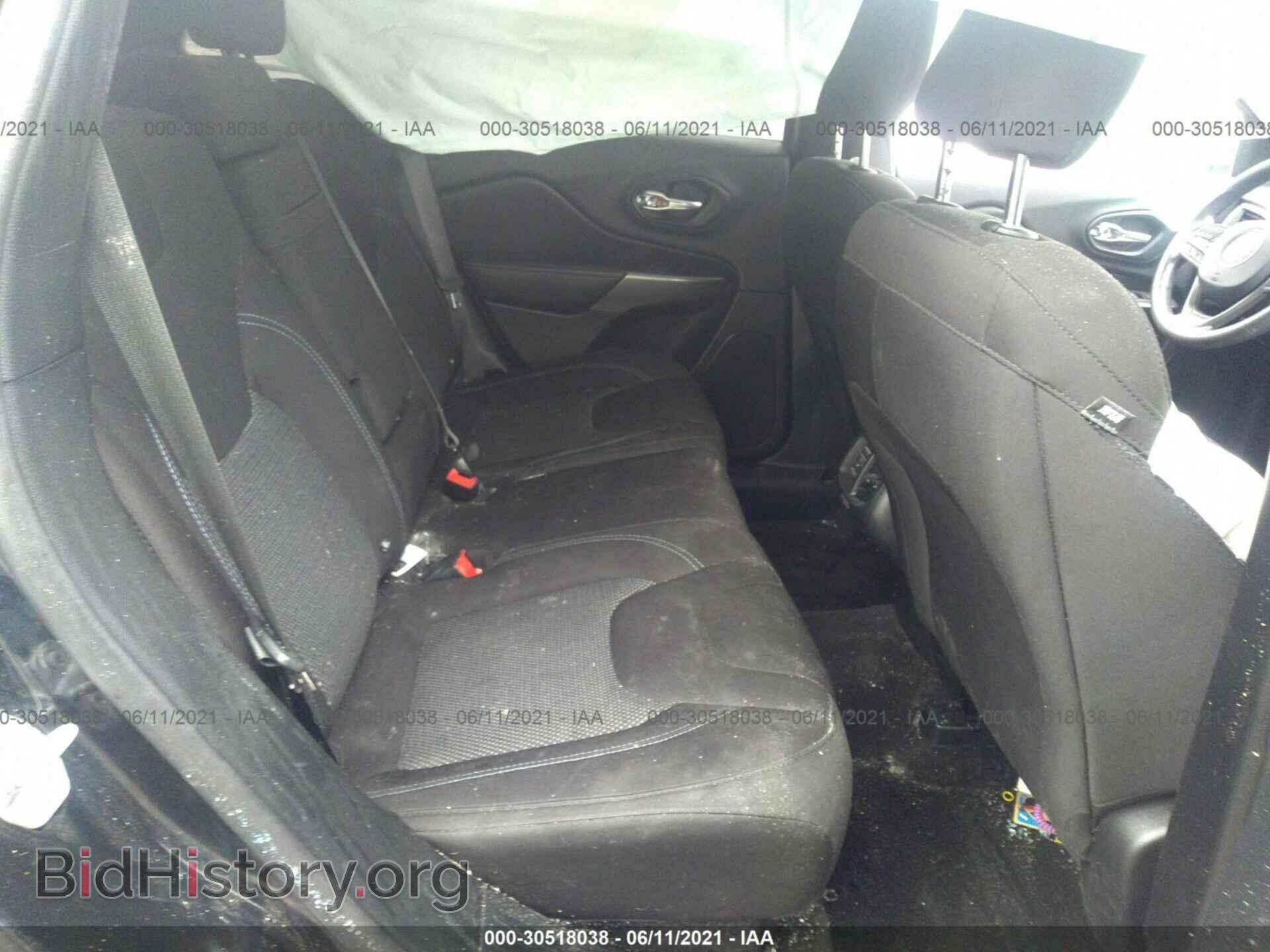 2019 JEEP CHEROKEE - VIN: 1C4PJLCB8KD132834 - Фото 8