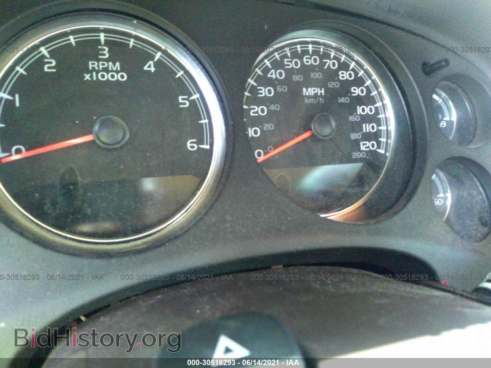 2011 GMC YUKON - VIN: 1GKS1EEF7BR204829 - Photo 7
