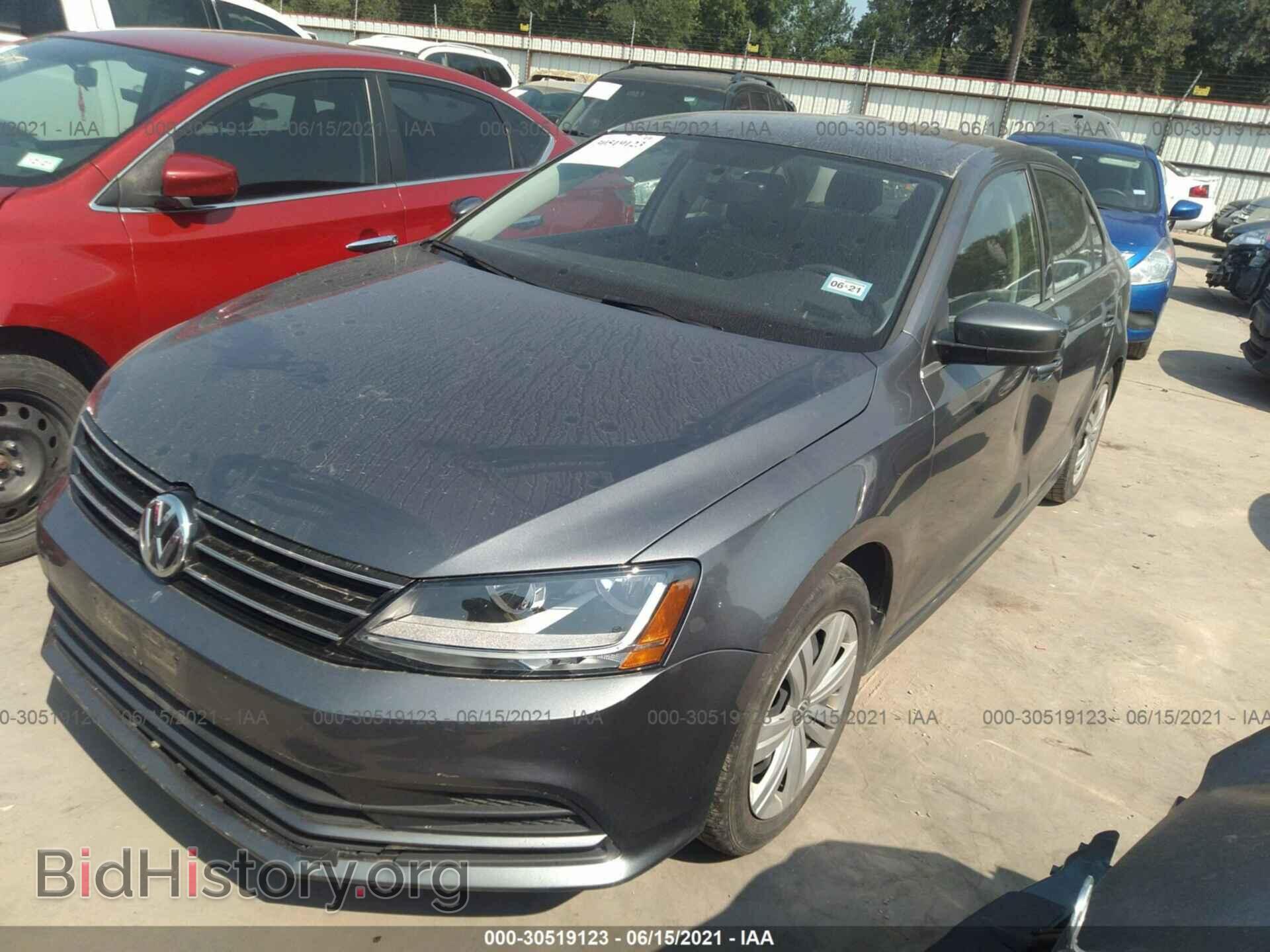2017 VOLKSWAGEN JETTA - VIN: 3VW2B7AJ2HM367281 - Фото 2
