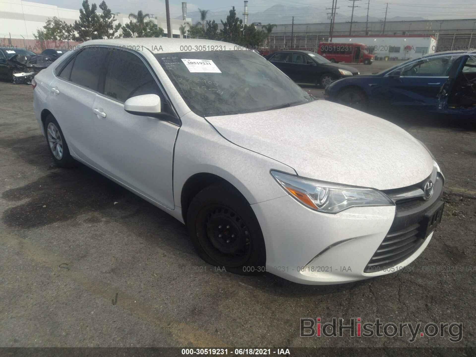 Photo 4T4BF1FK3FR469821 - TOYOTA CAMRY 2015