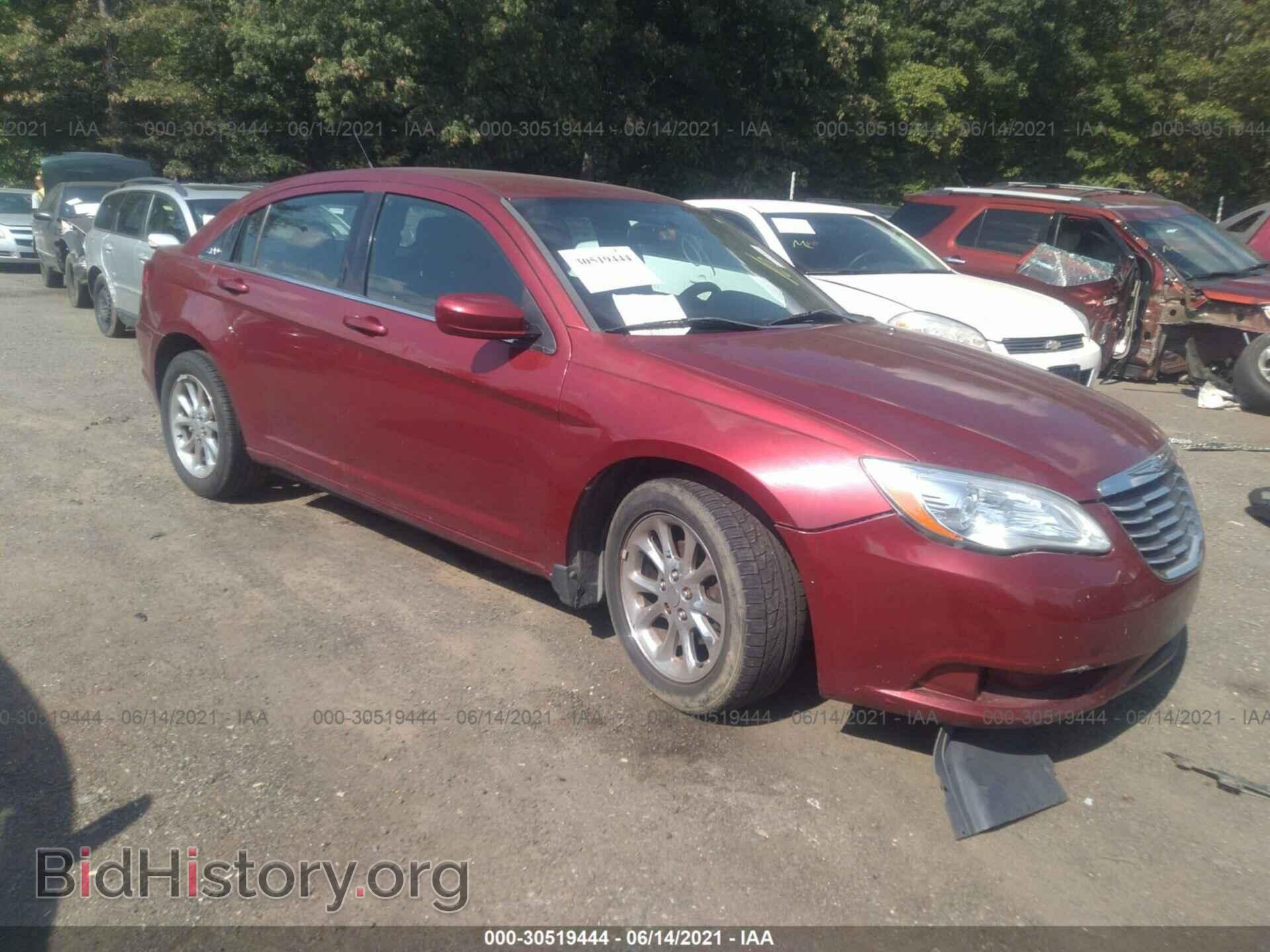 Photo 1C3BC4FB2BN521585 - CHRYSLER 200 2011