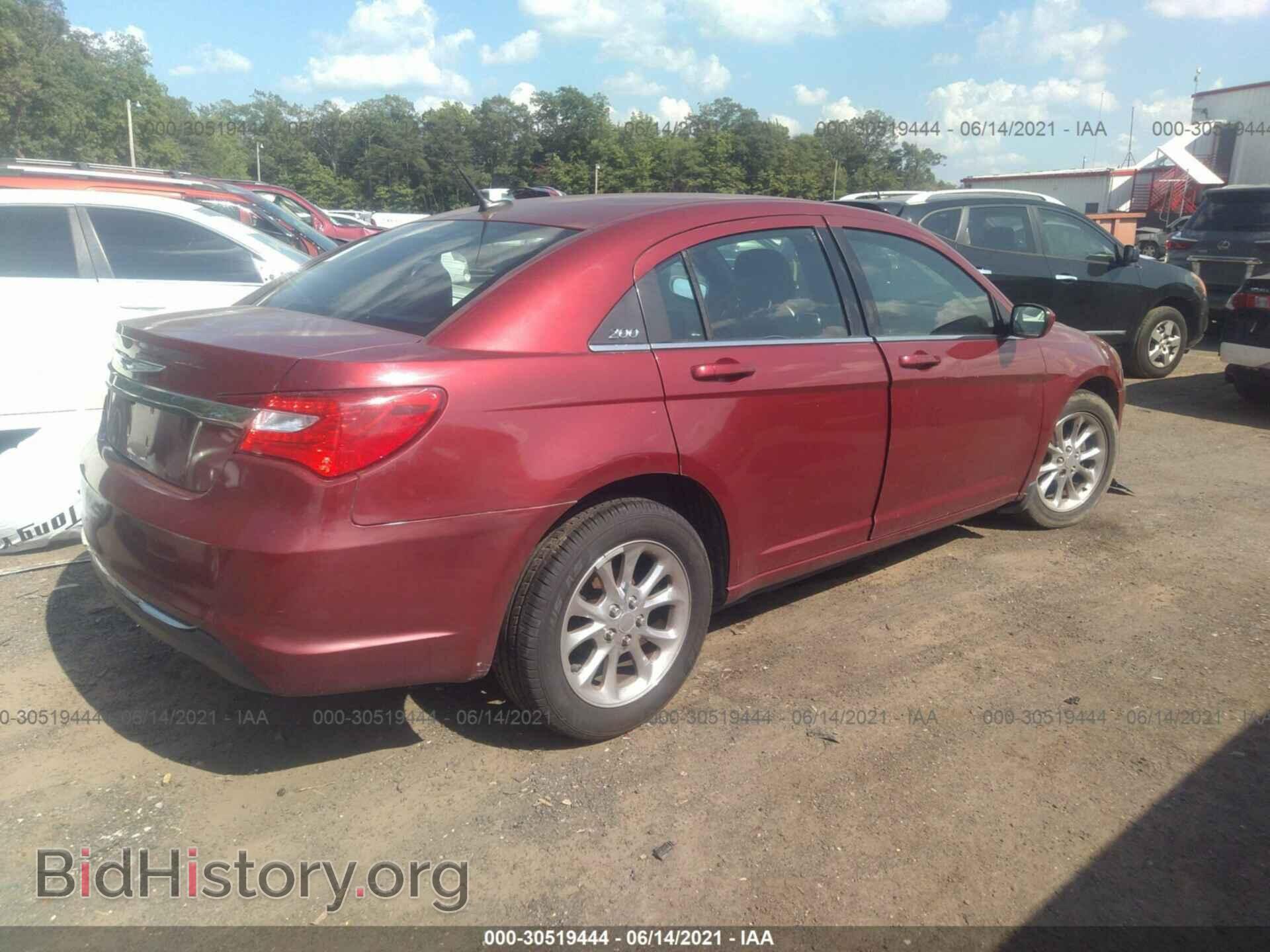 2011 CHRYSLER 200 - VIN: 1C3BC4FB2BN521585 - Фото 4