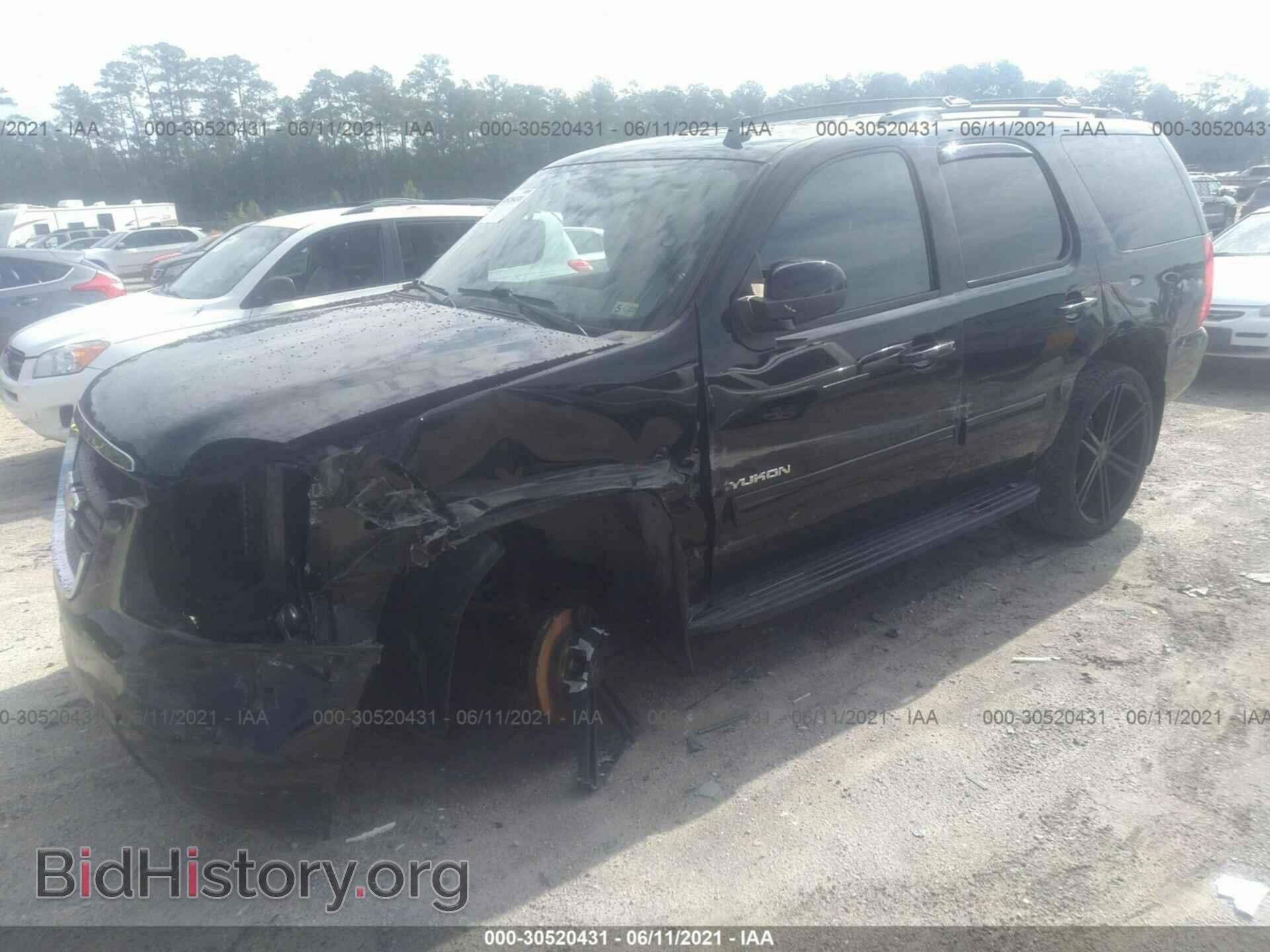 2011 GMC YUKON - VIN: 1GKS2AE08BR334863 - Photo 2