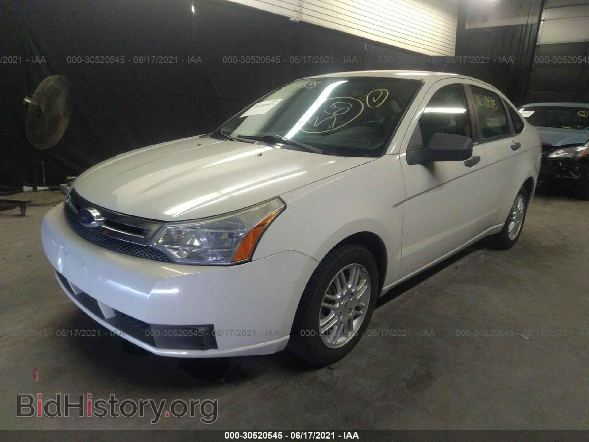 2011 FORD FOCUS - VIN: 1FAHP3FN8BW157526 - Фото 2