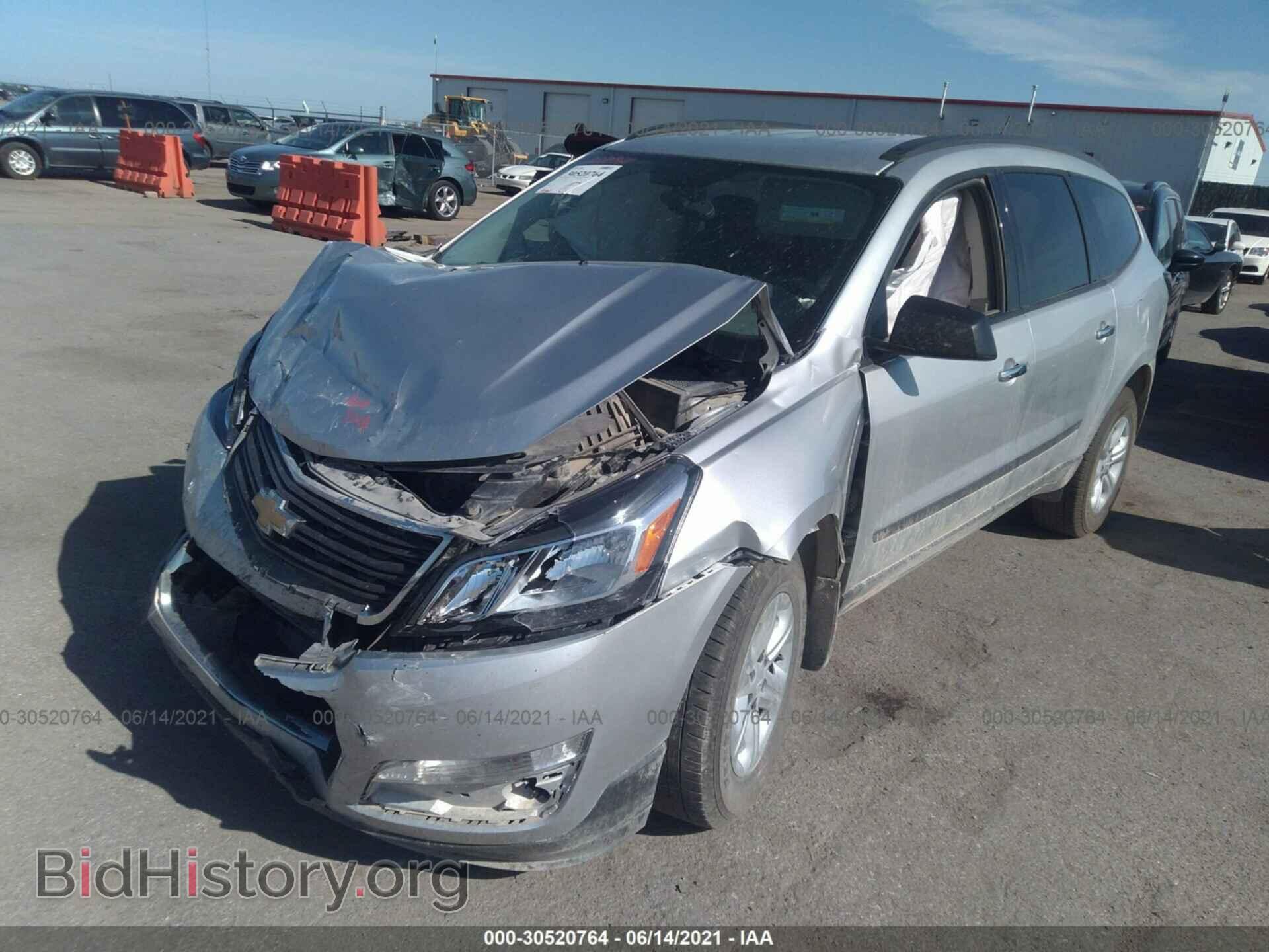 2017 CHEVROLET TRAVERSE - VIN: 1GNKVFKD3HJ242565 - Photo 2