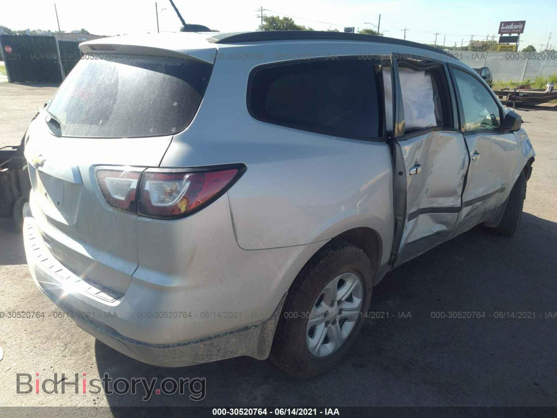 2017 CHEVROLET TRAVERSE - VIN: 1GNKVFKD3HJ242565 - Photo 4