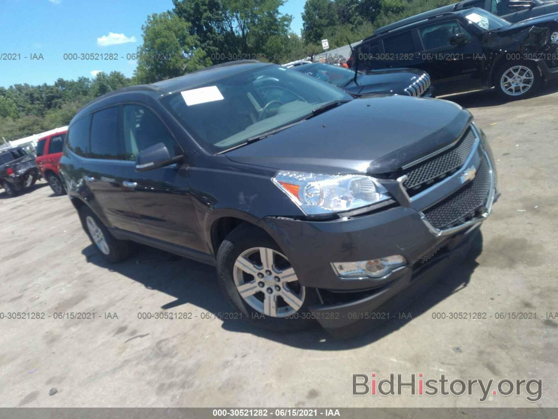 Photo 1GNKVGED5BJ176237 - CHEVROLET TRAVERSE 2011