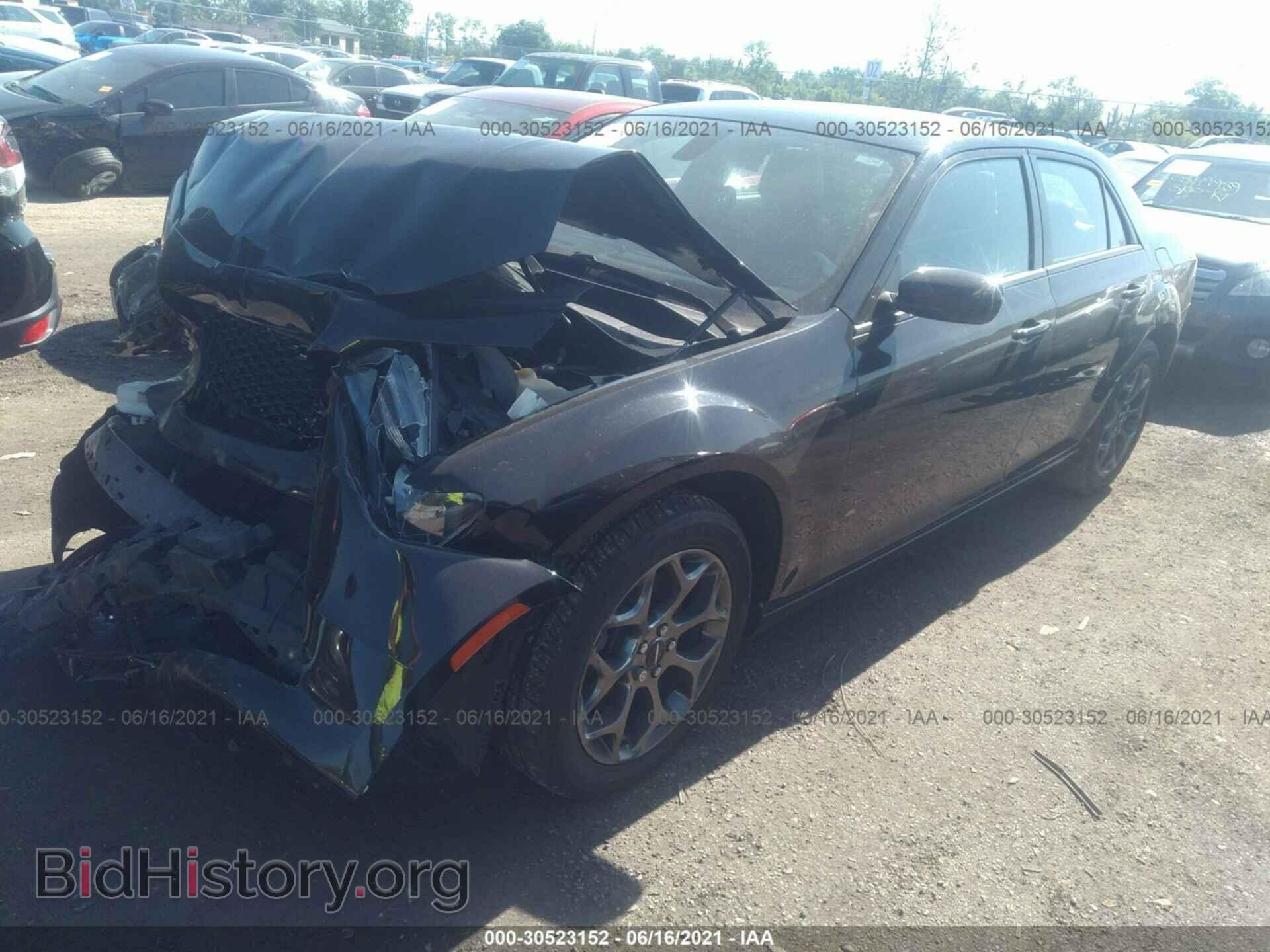 2015 CHRYSLER 300 - VIN: 2C3CCAGG6FH810805 - Фото 2