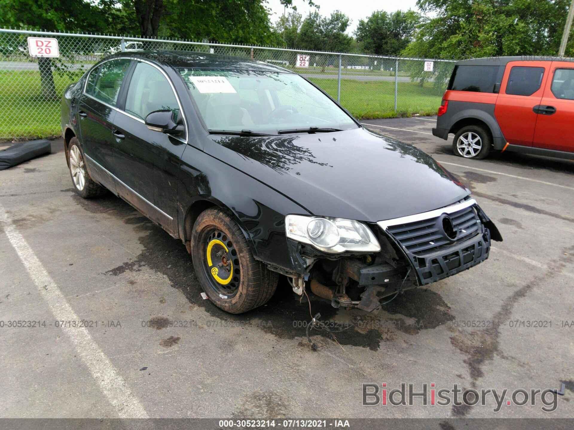 Photo WVWJM7AN7AE071387 - VOLKSWAGEN PASSAT SEDAN 2010