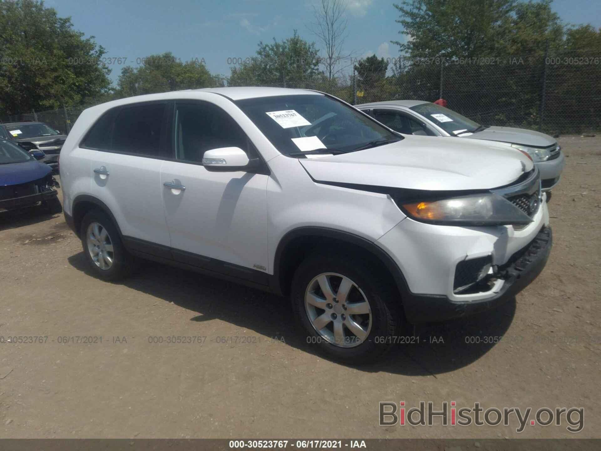 Photo 5XYKTCA10BG172406 - KIA SORENTO 2011