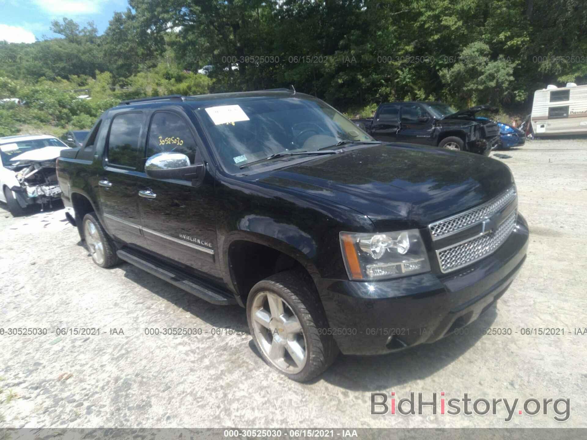 Photo 3GNVKGE04AG290474 - CHEVROLET AVALANCHE 2010