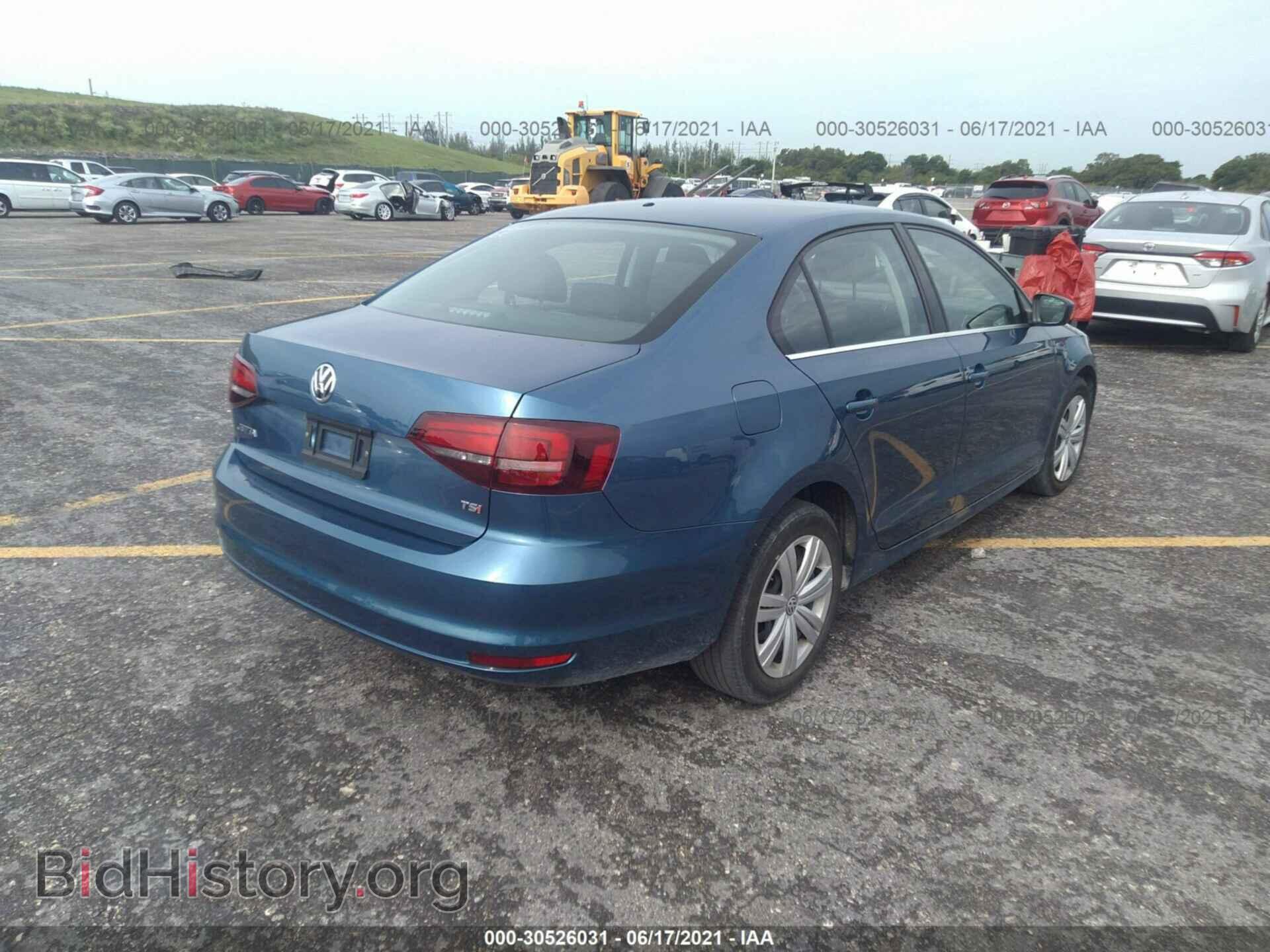 2017 VOLKSWAGEN JETTA - VIN: 3VW2B7AJ7HM218820 - Фото 4
