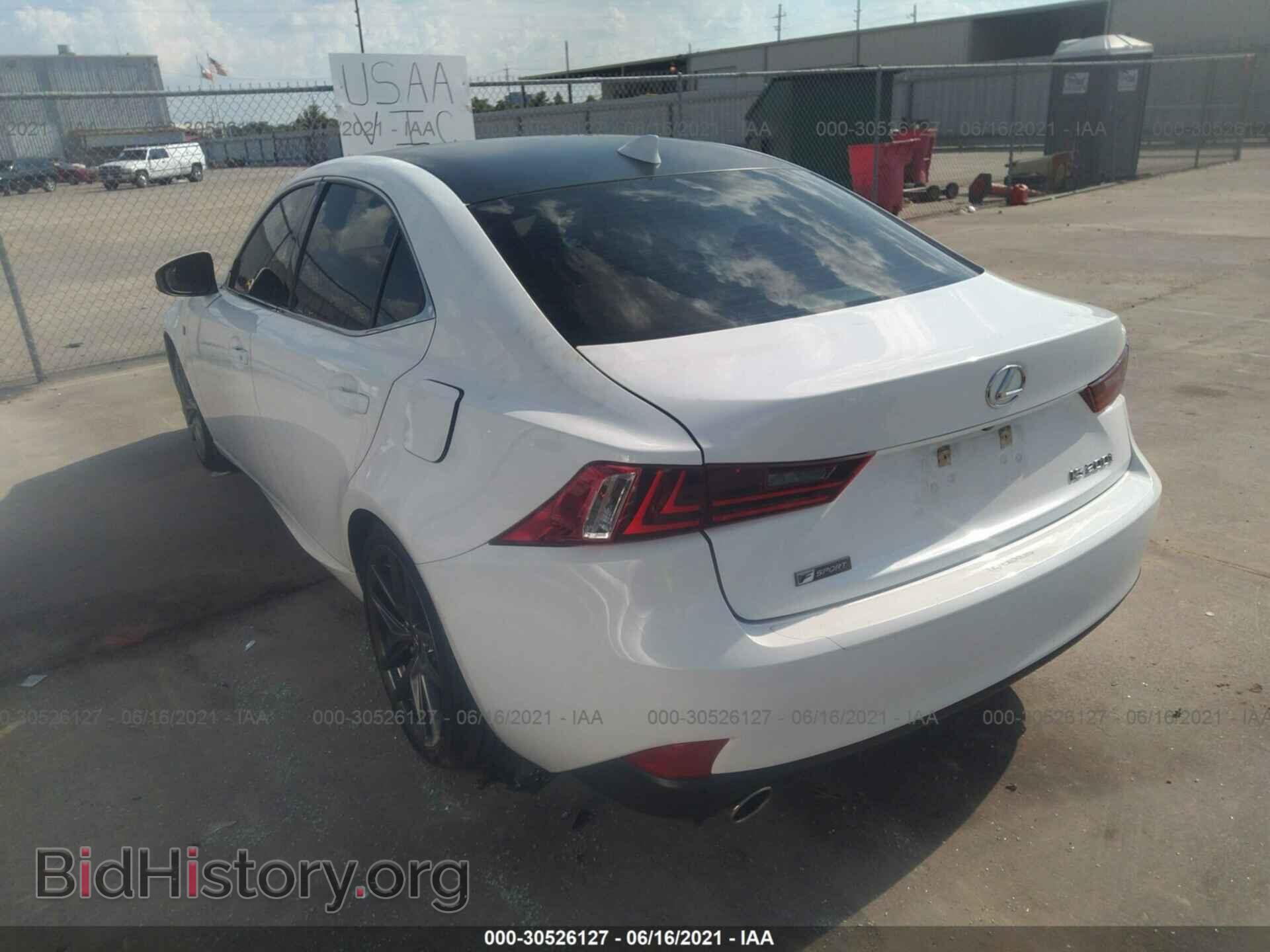 2016 LEXUS IS 200T - VIN: JTHBA1D29G5005670 - Фото 3