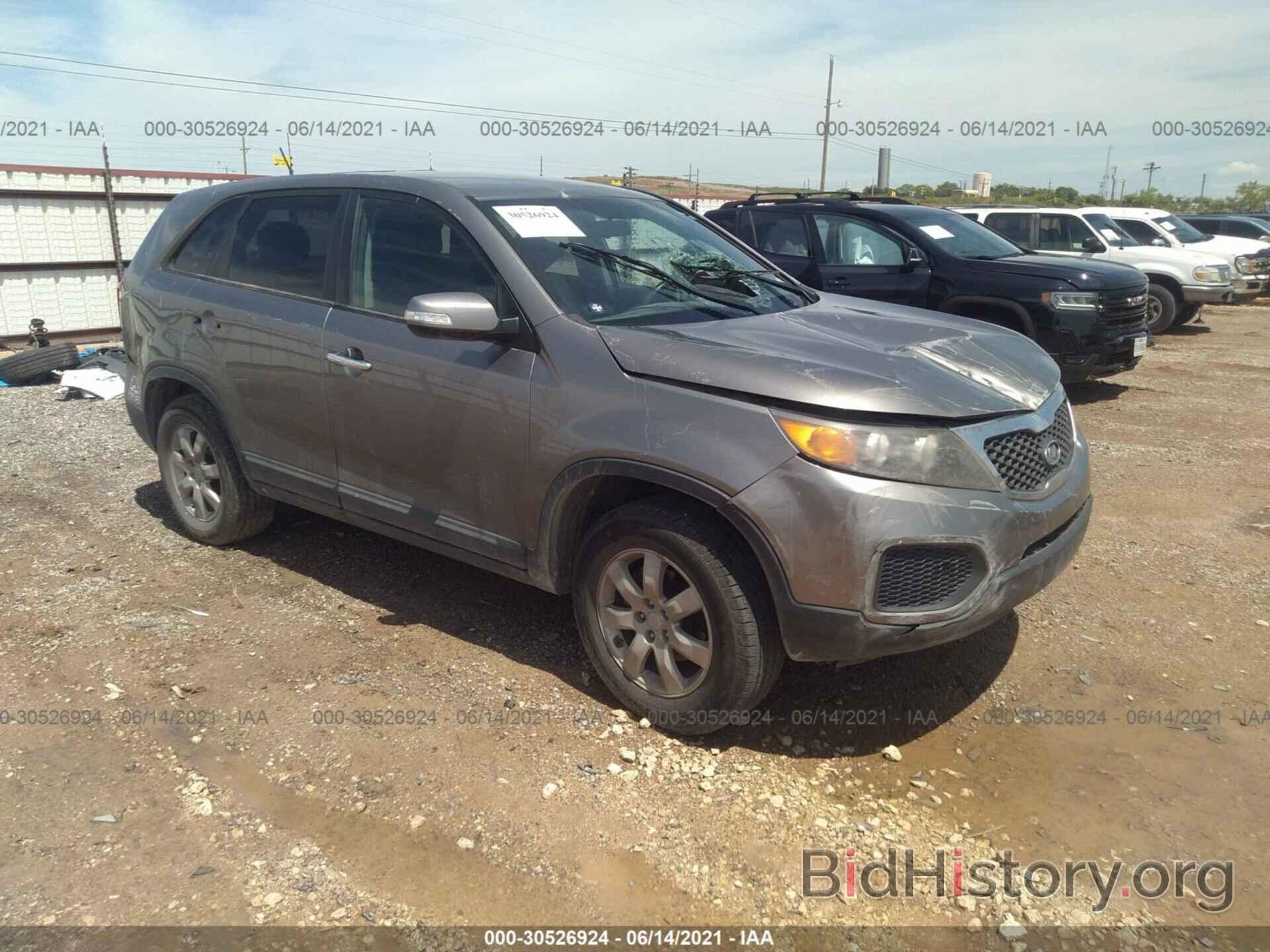 Photo 5XYKT3A18BG035794 - KIA SORENTO 2011