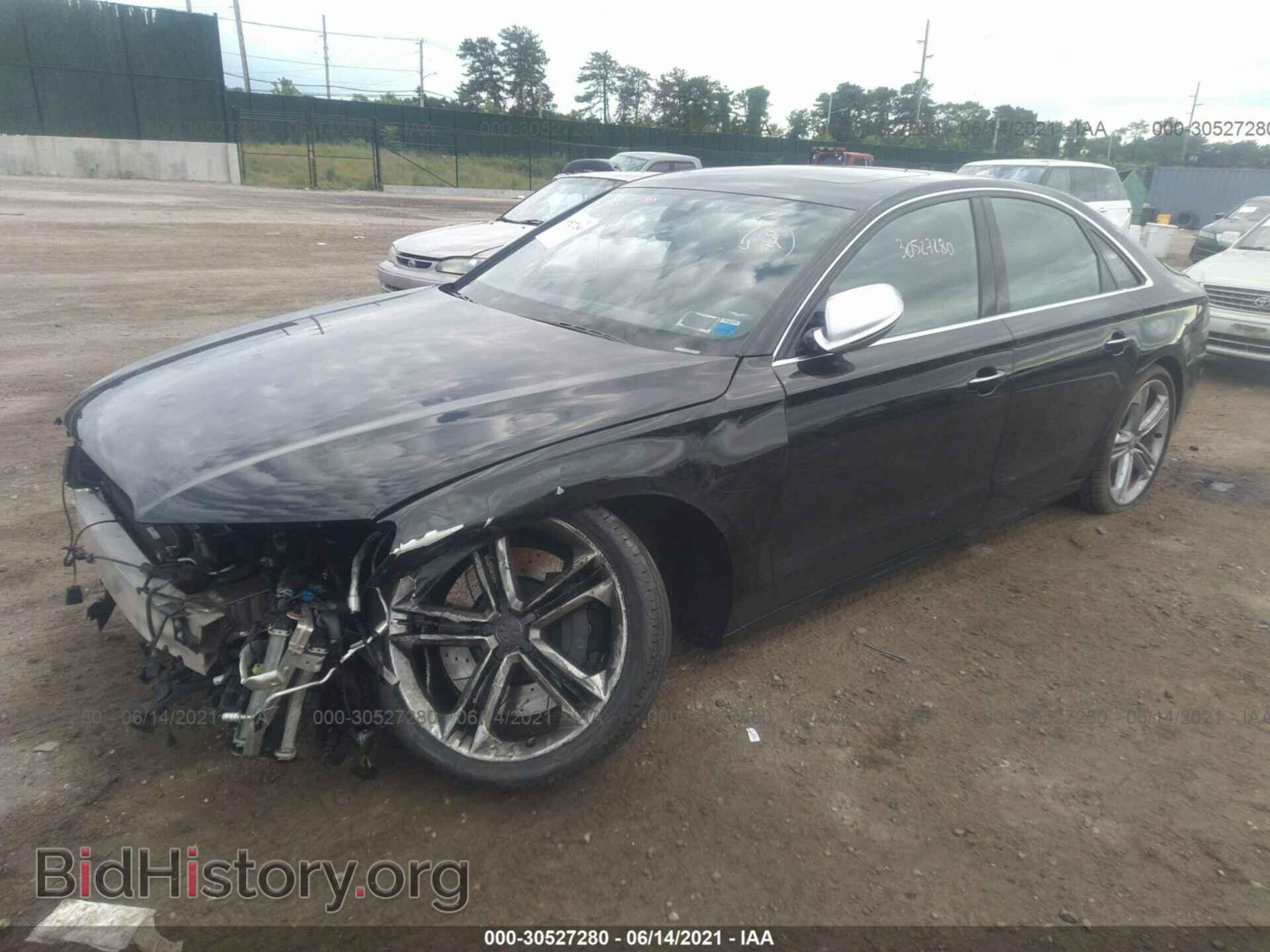 2013 AUDI S8 - VIN: WAUD2AFD2DN030635 - Photo 2