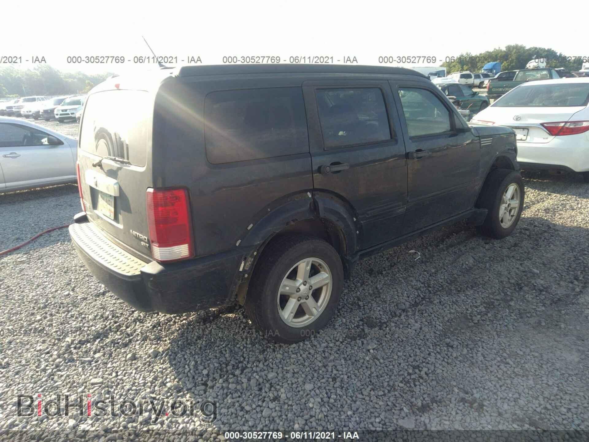 2011 DODGE NITRO - VIN: 1D4PT5GK4BW561444 - Photo 4