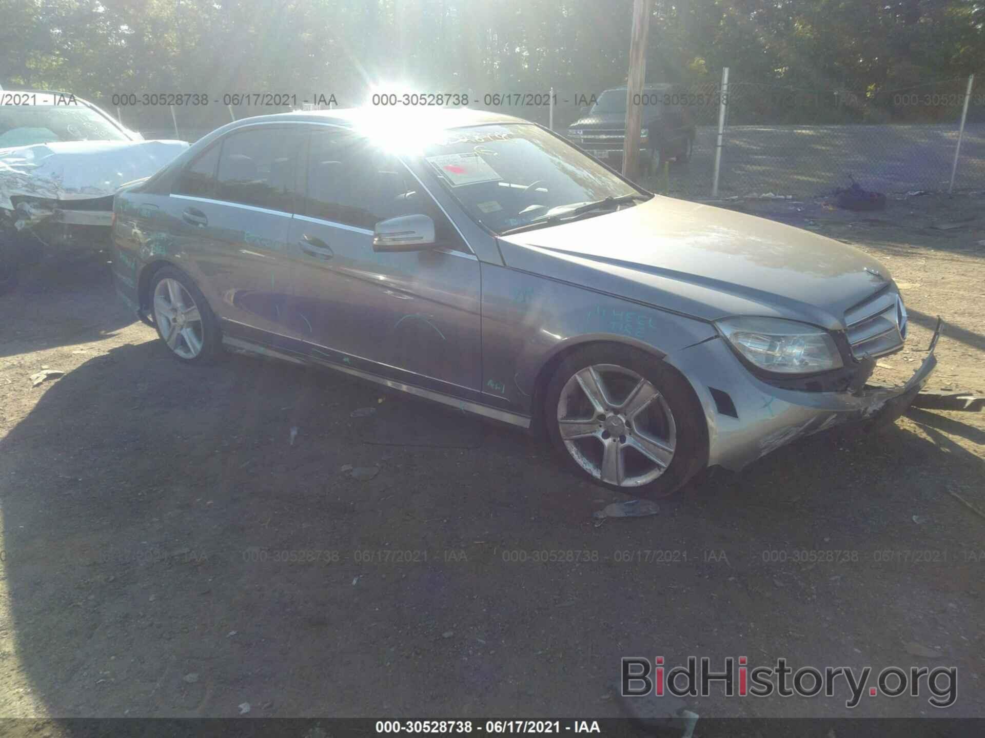 Photo WDDGF8BB4BR145833 - MERCEDES-BENZ C-CLASS 2011