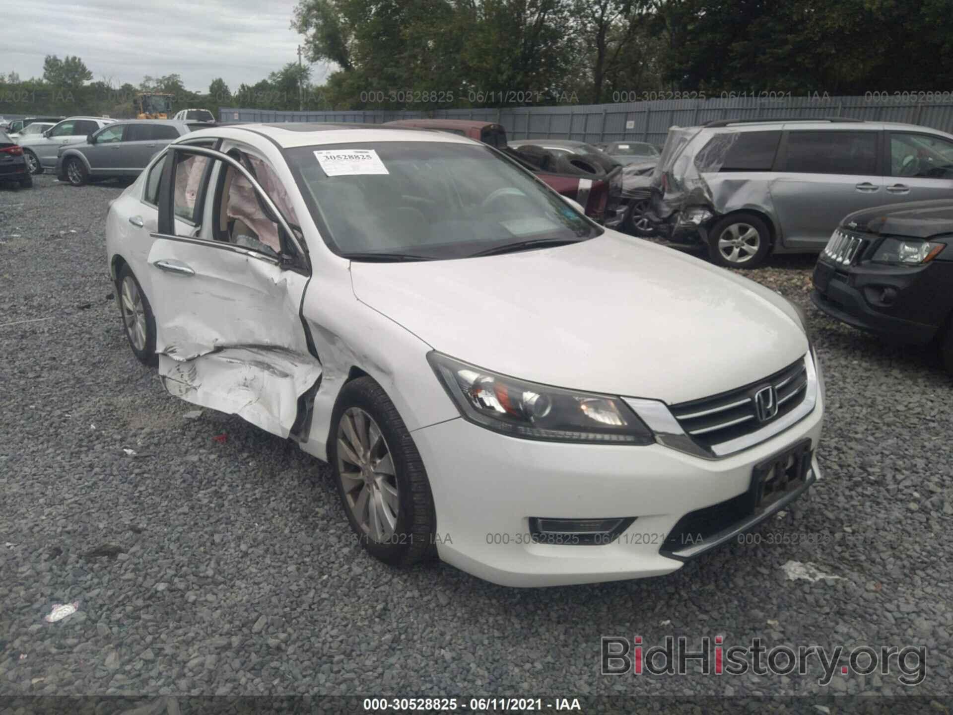 Photo 1HGCR2F73DA191613 - HONDA ACCORD SDN 2013