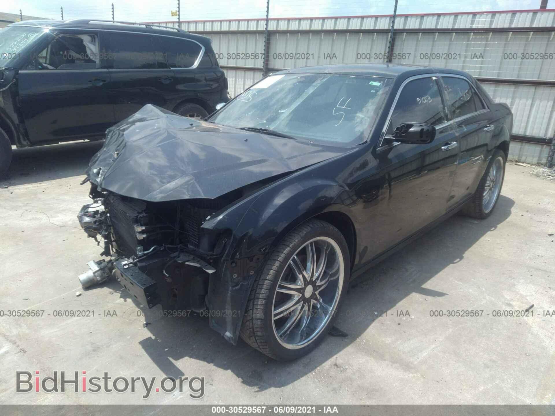 2014 CHRYSLER 300 - VIN: 2C3CCAKG0EH120845 - Фото 2