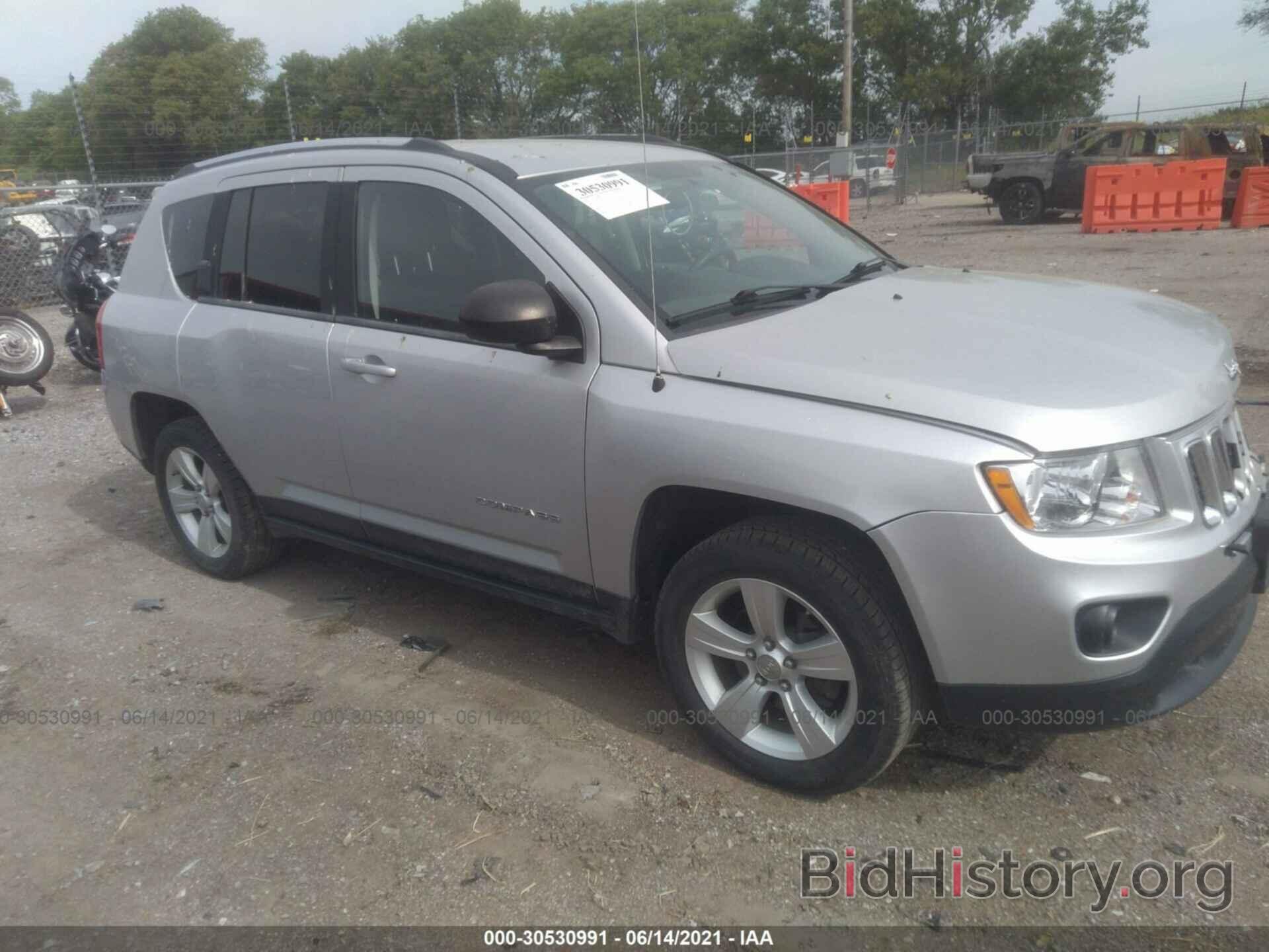 Photo 1C4NJDBBXCD530241 - JEEP COMPASS 2012