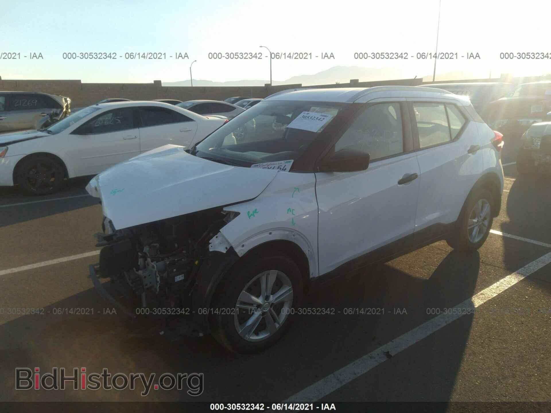 2019 NISSAN KICKS - VIN: 3N1CP5CU3KL478541 - Фото 2
