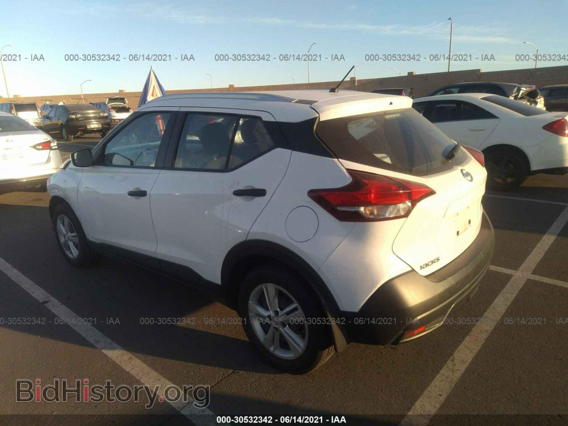 2019 NISSAN KICKS - VIN: 3N1CP5CU3KL478541 - Фото 3