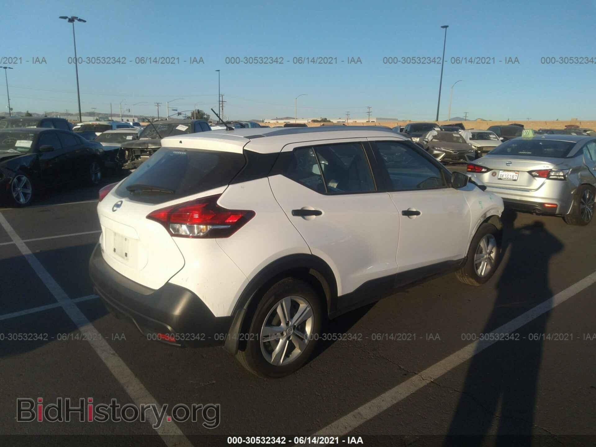 2019 NISSAN KICKS - VIN: 3N1CP5CU3KL478541 - Фото 4