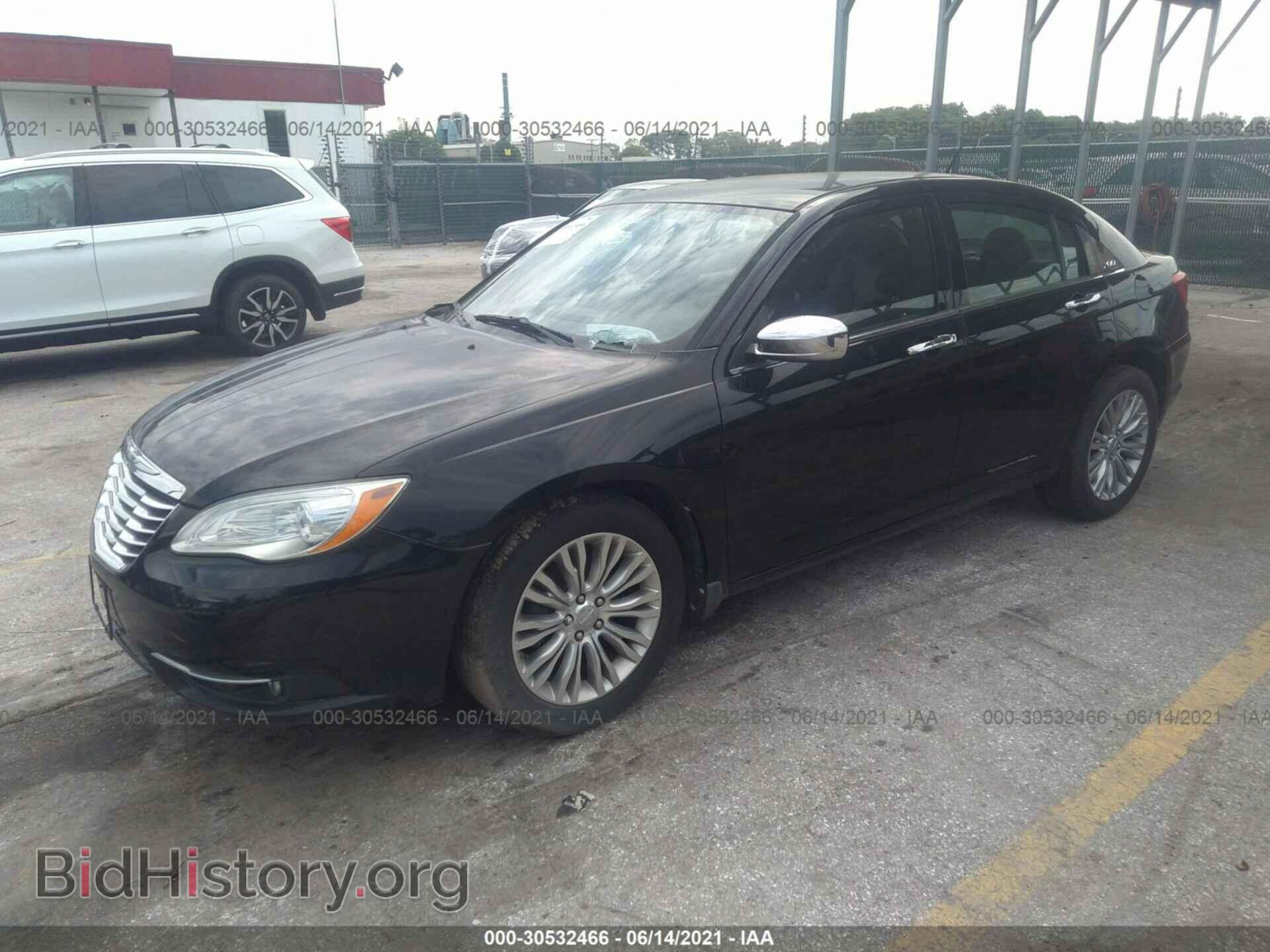 2012 CHRYSLER 200 - VIN: 1C3CCBCB7CN106941 - Photo 2
