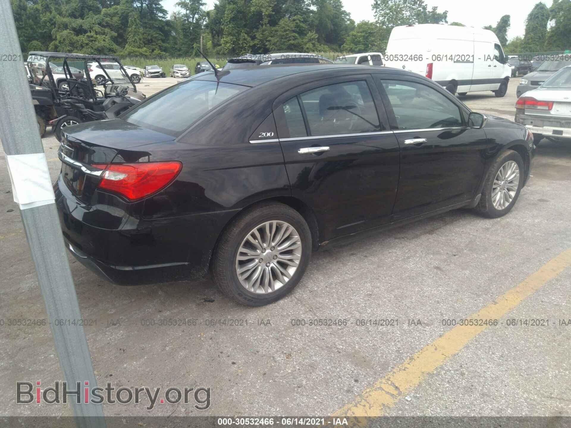 2012 CHRYSLER 200 - VIN: 1C3CCBCB7CN106941 - Photo 4