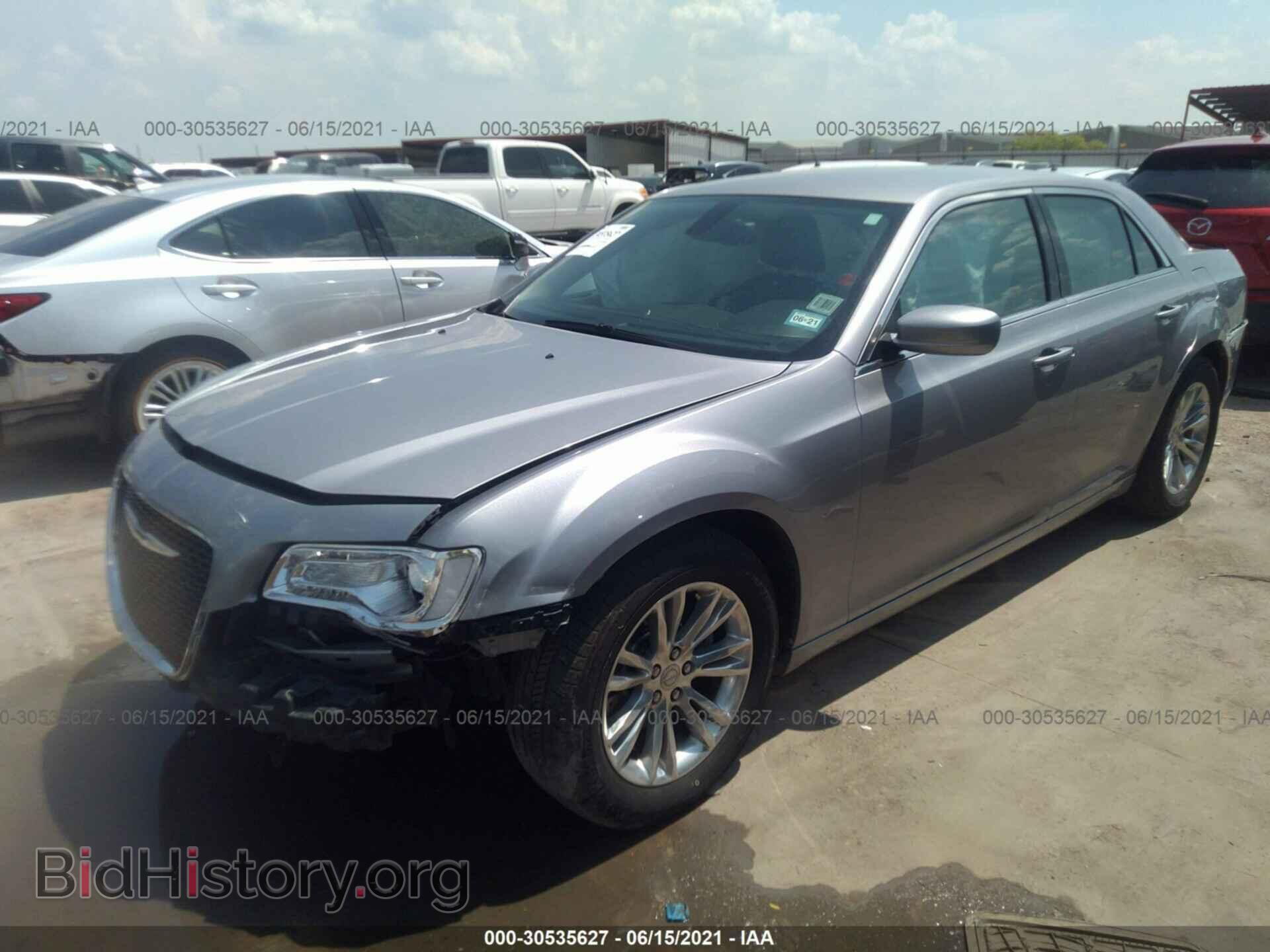 2015 CHRYSLER 300 - VIN: 2C3CCAAG0FH749055 - Фото 2