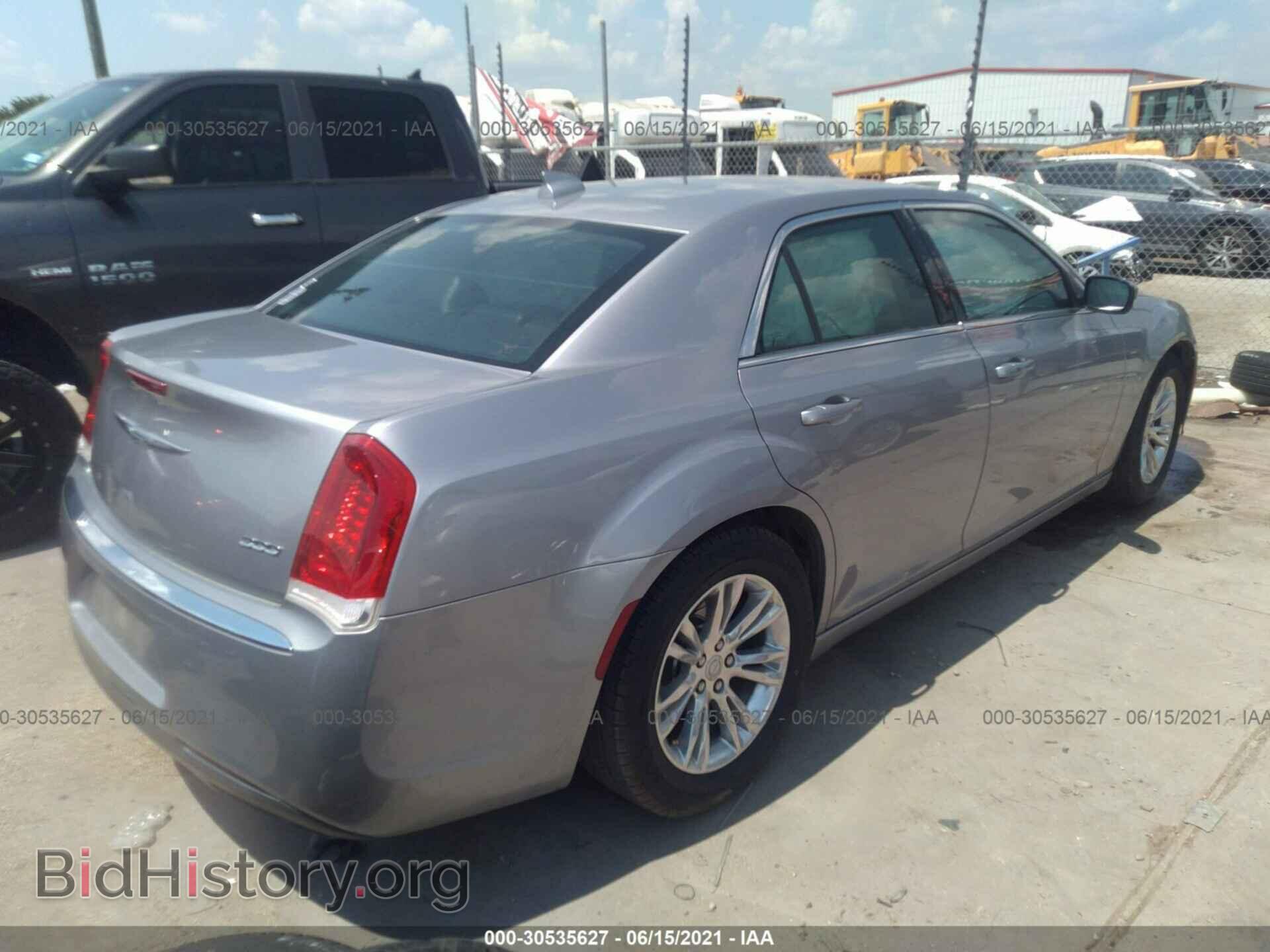 2015 CHRYSLER 300 - VIN: 2C3CCAAG0FH749055 - Фото 4