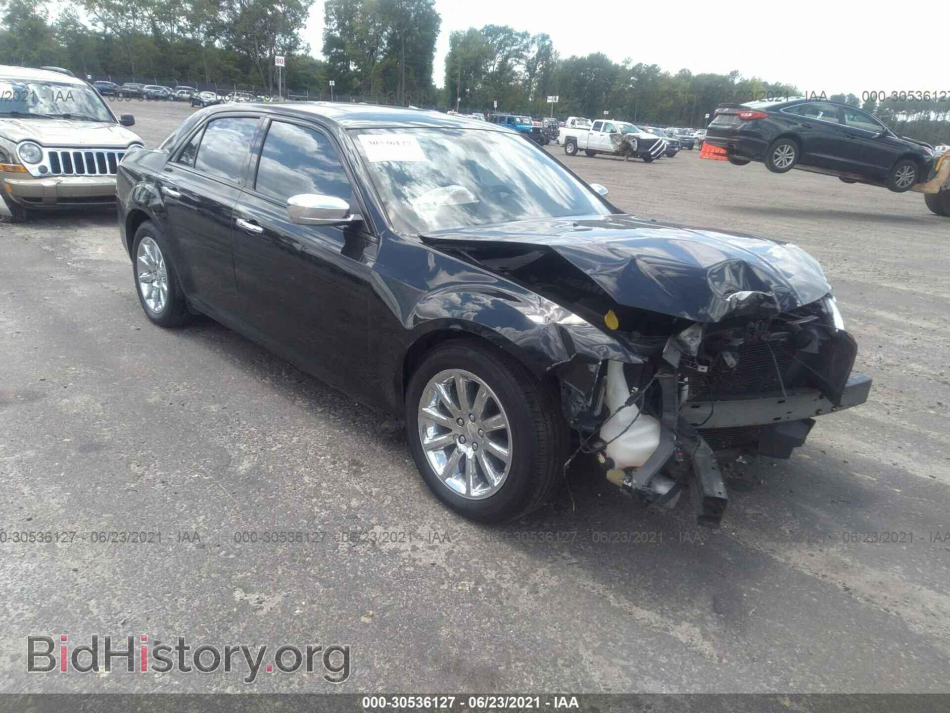 Photo 2C3CA6CT3BH595089 - CHRYSLER 300 2011