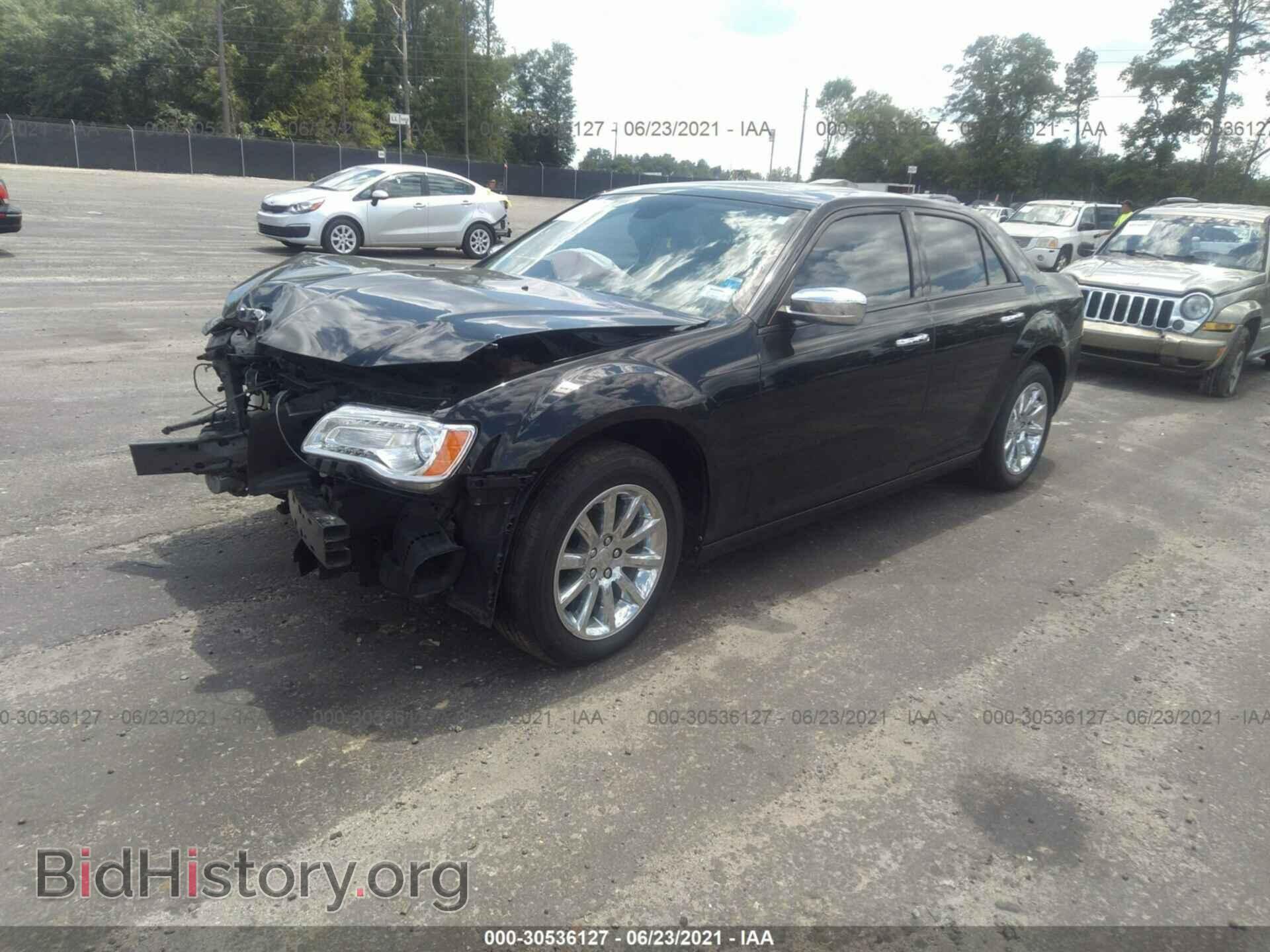 2011 CHRYSLER 300 - VIN: 2C3CA6CT3BH595089 - Фото 2