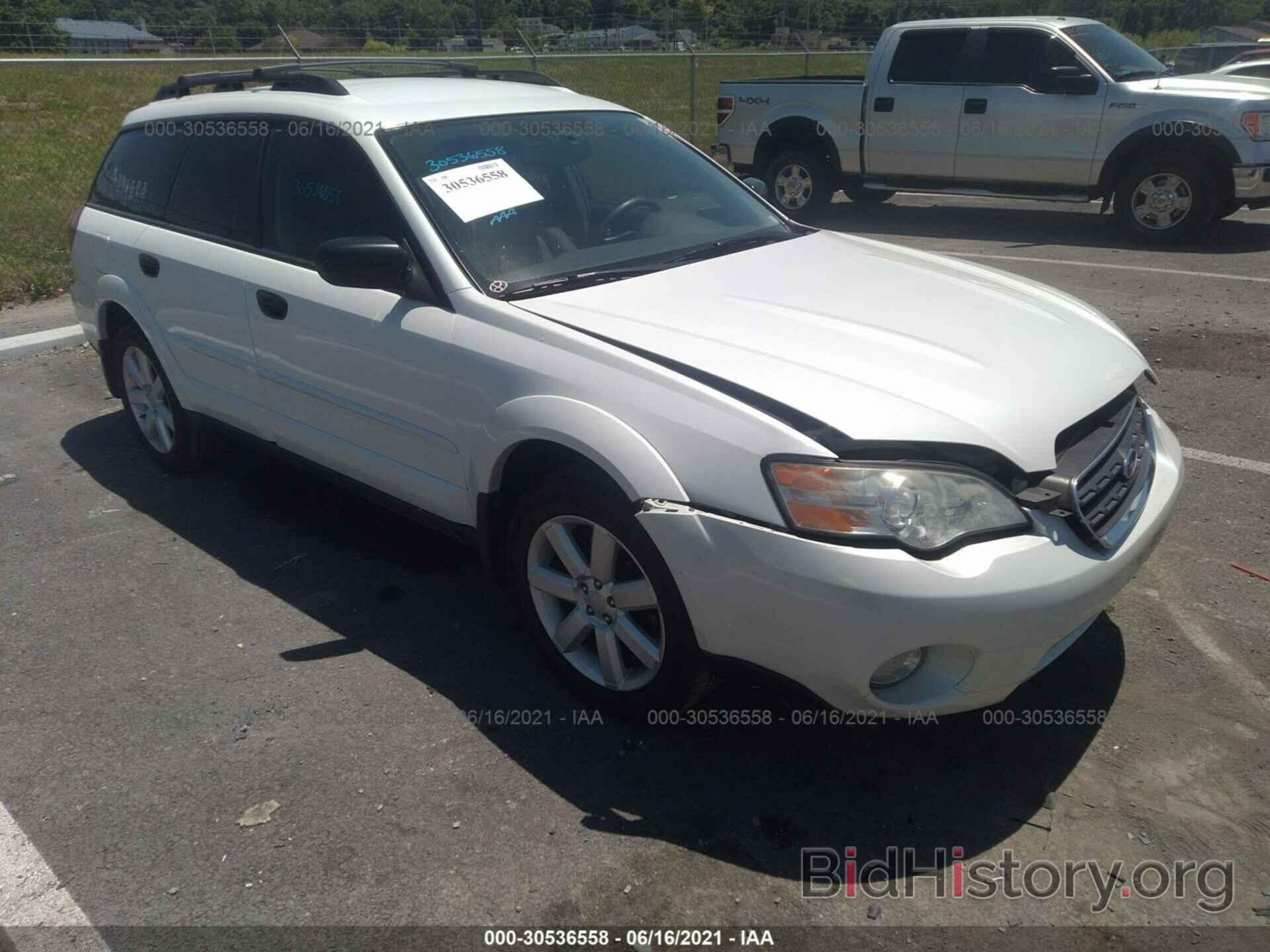 Photo 4S4BP61C067352698 - SUBARU LEGACY WAGON 2006