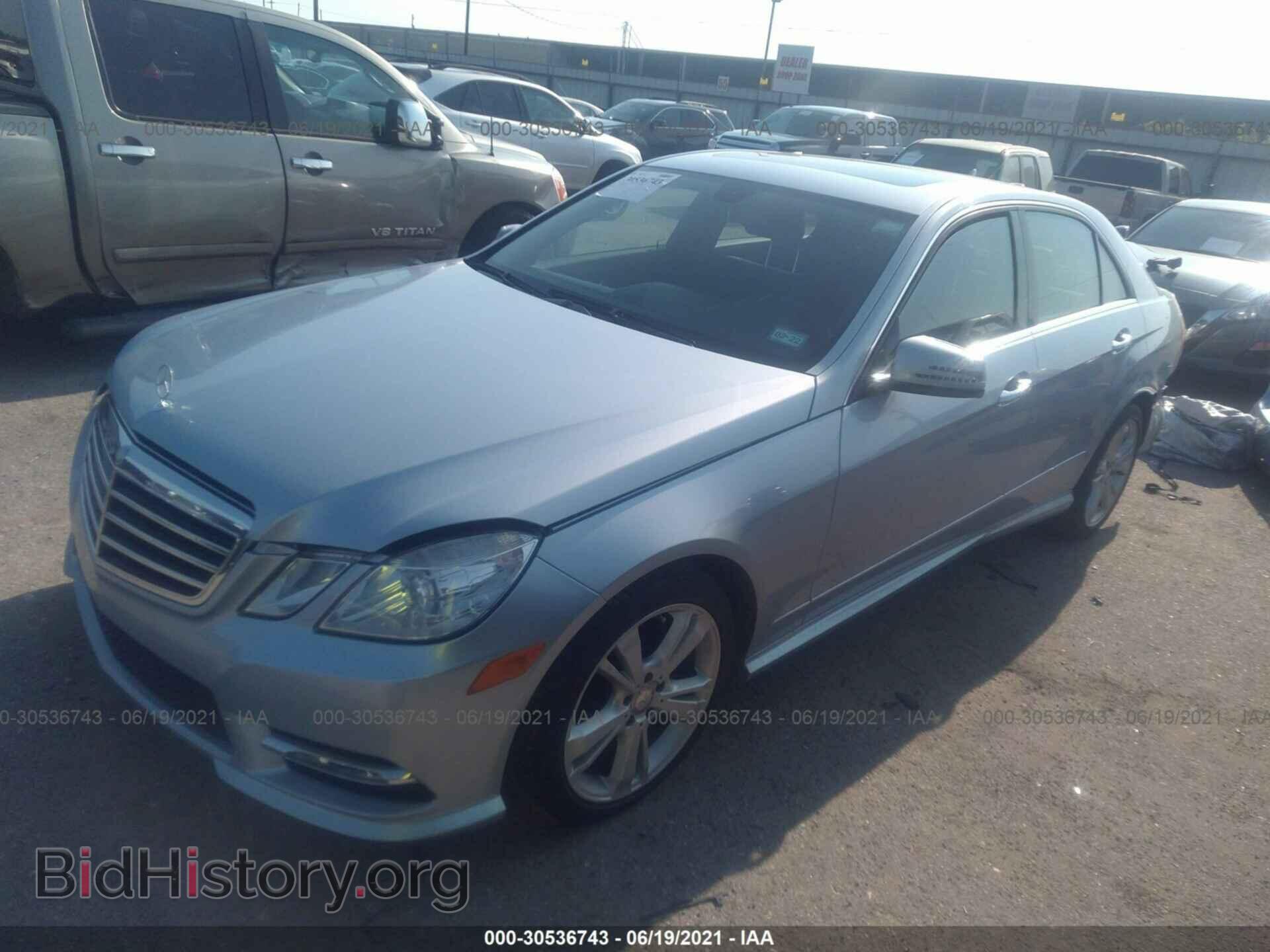 2013 MERCEDES-BENZ E-CLASS - VIN: WDDHF5KB8DA742875 - Фото 2