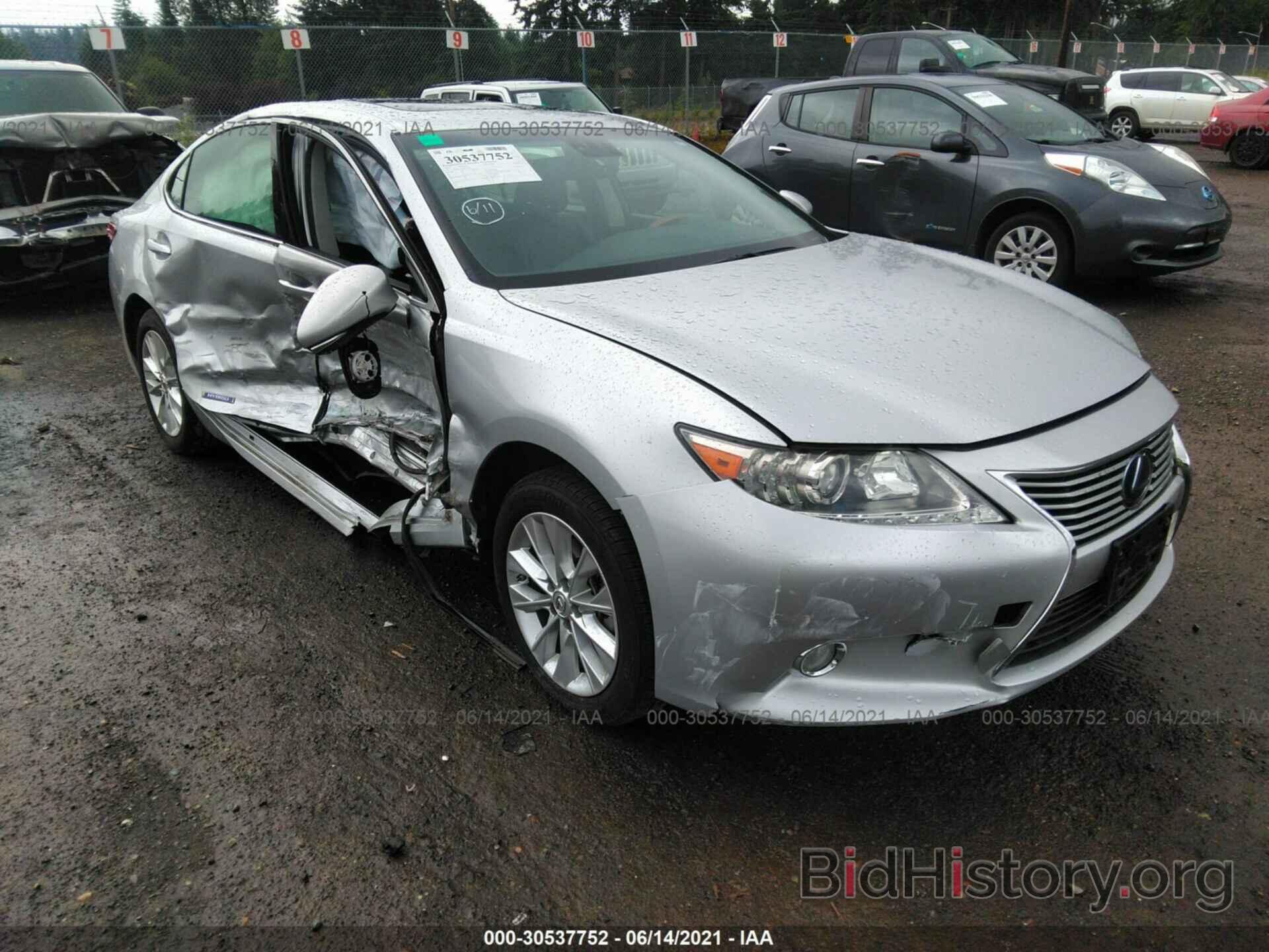 Photo JTHBW1GG8D2036141 - LEXUS ES 300H 2013