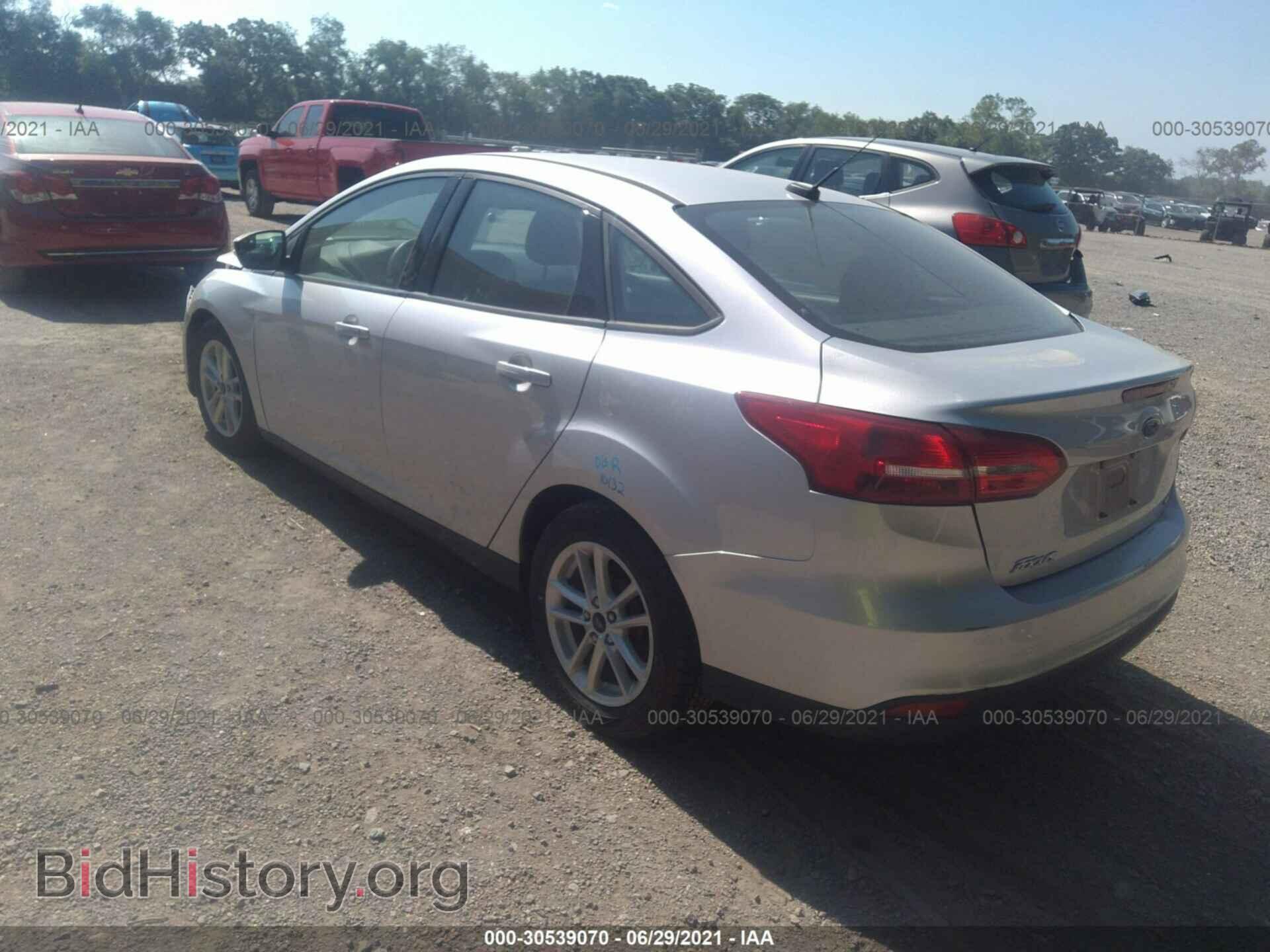 2017 FORD FOCUS - VIN: 1FADP3F23HL332005 - Photo 3