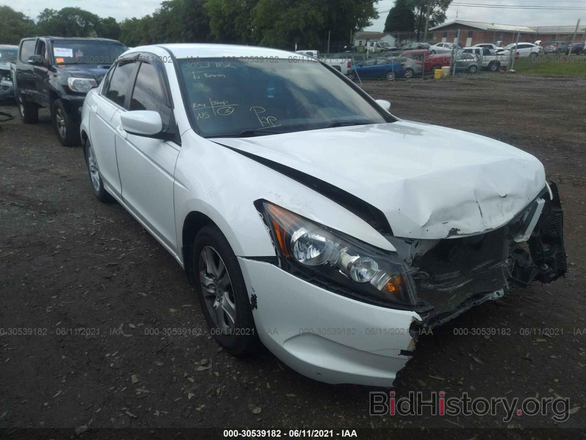 Photo 1HGCP2F43AA061970 - HONDA ACCORD SDN 2010