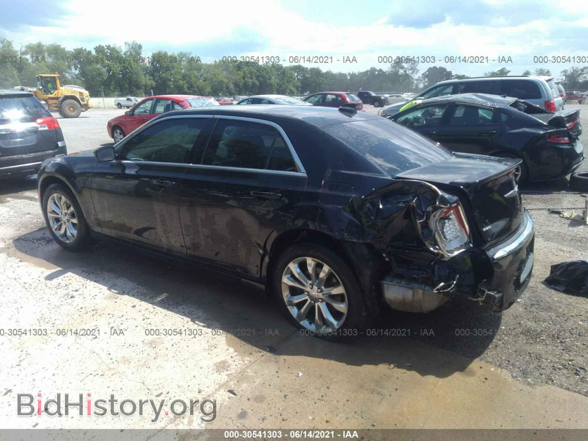2016 CHRYSLER 300 - VIN: 2C3CCARG6GH270077 - Фото 3