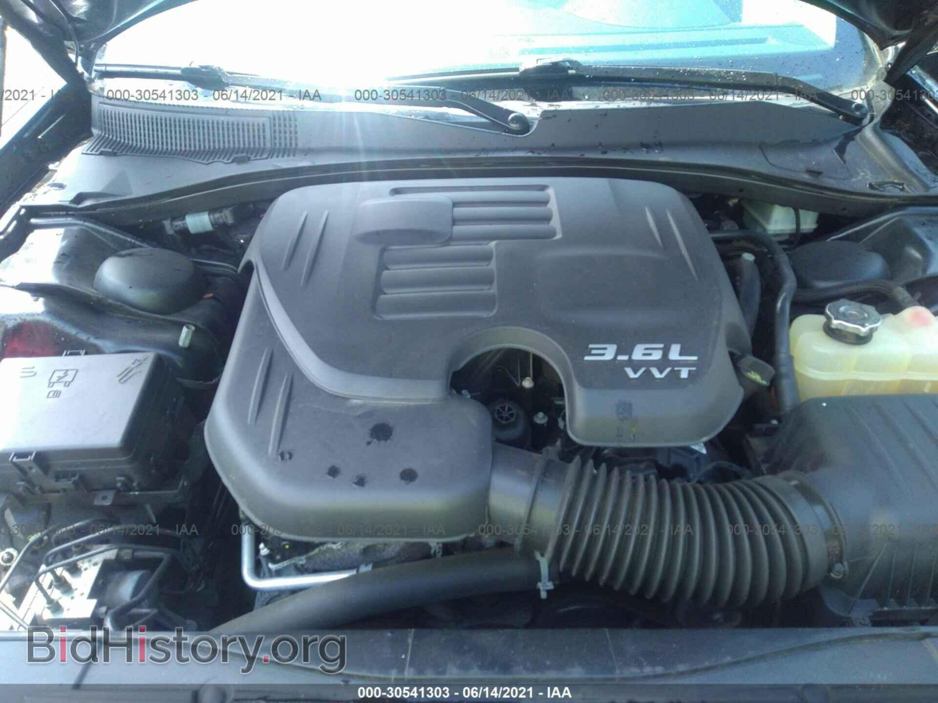 2016 CHRYSLER 300 - VIN: 2C3CCARG6GH270077 - Фото 10
