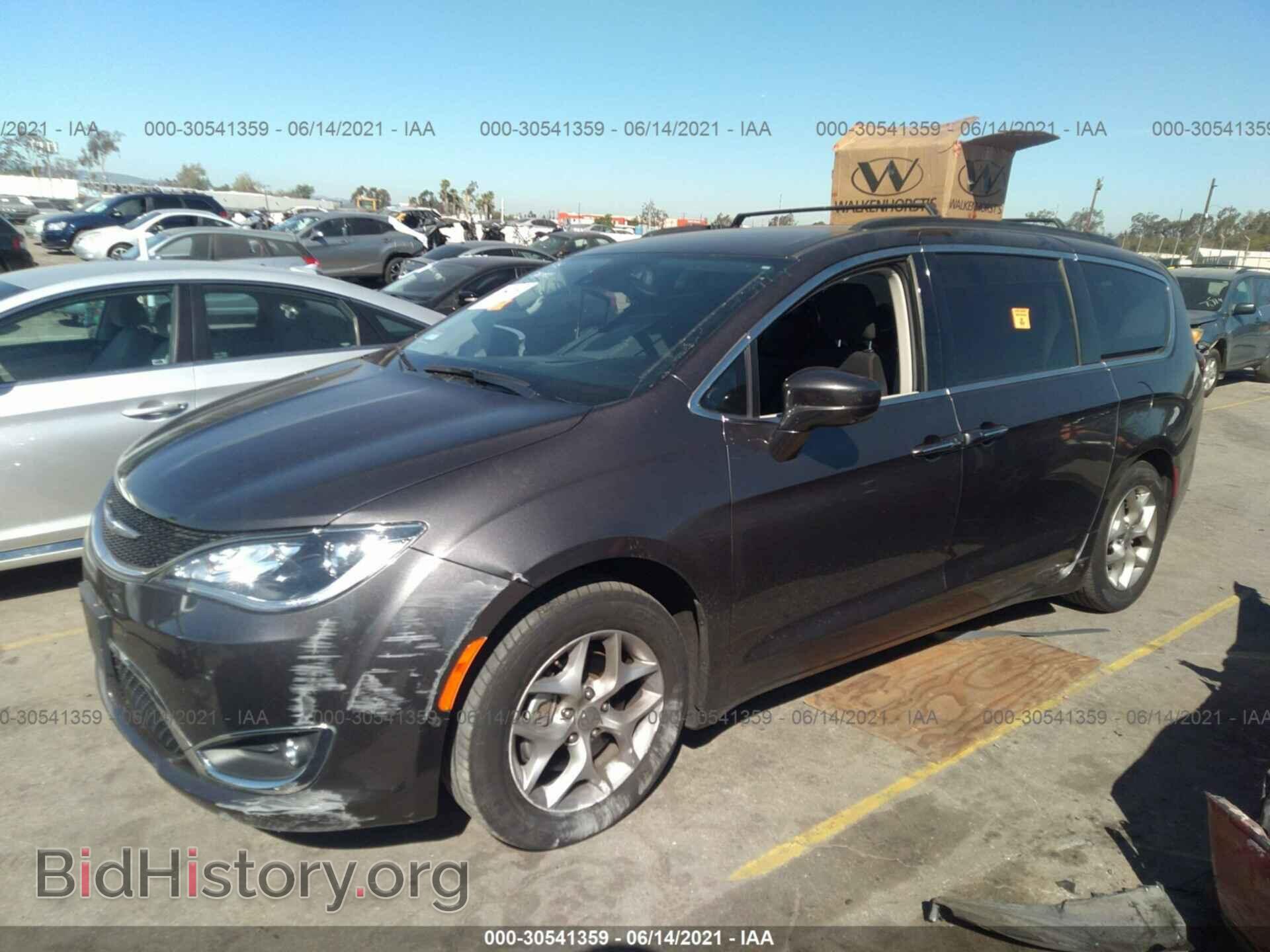 2019 CHRYSLER PACIFICA - VIN: 2C4RC1FG7KR686040 - Photo 2