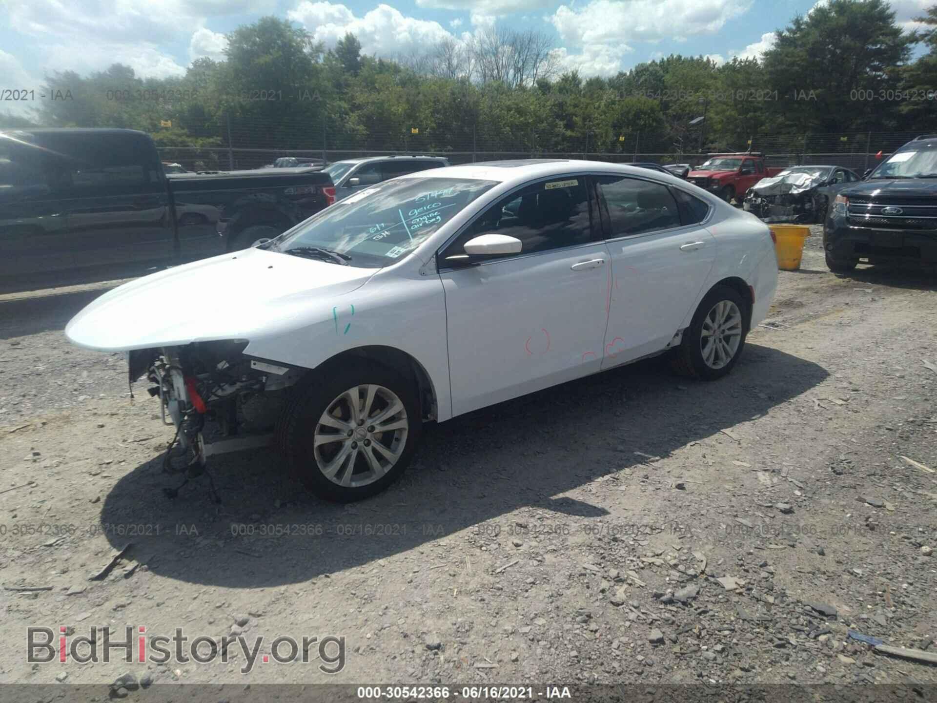 2015 CHRYSLER 200 - VIN: 1C3CCCAB2FN741854 - Photo 2