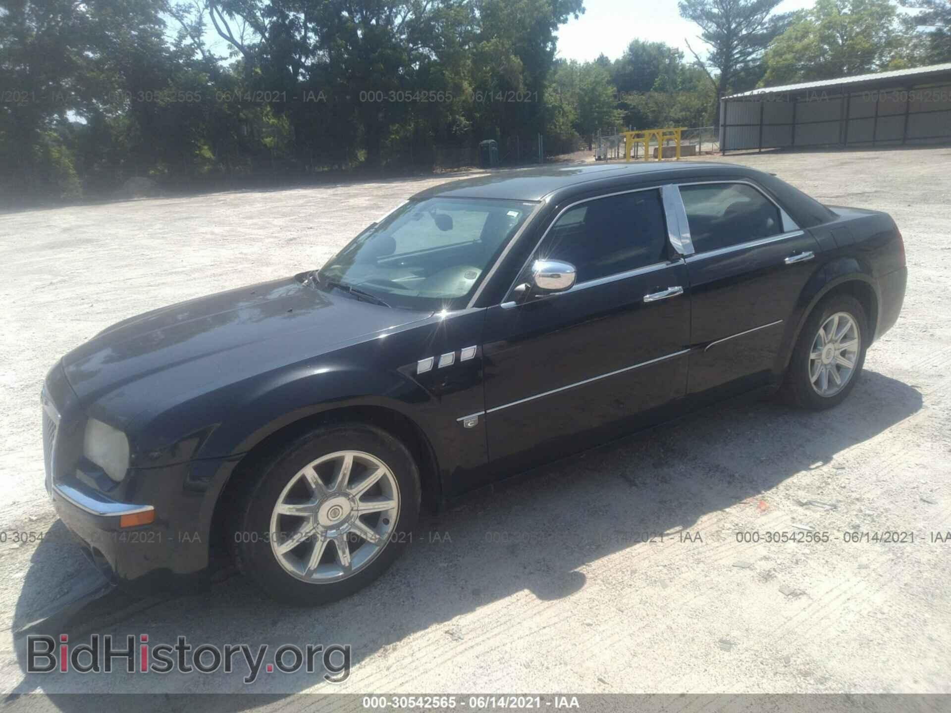 2006 CHRYSLER 300 - VIN: 2C3KA63H26H155085 - Фото 2