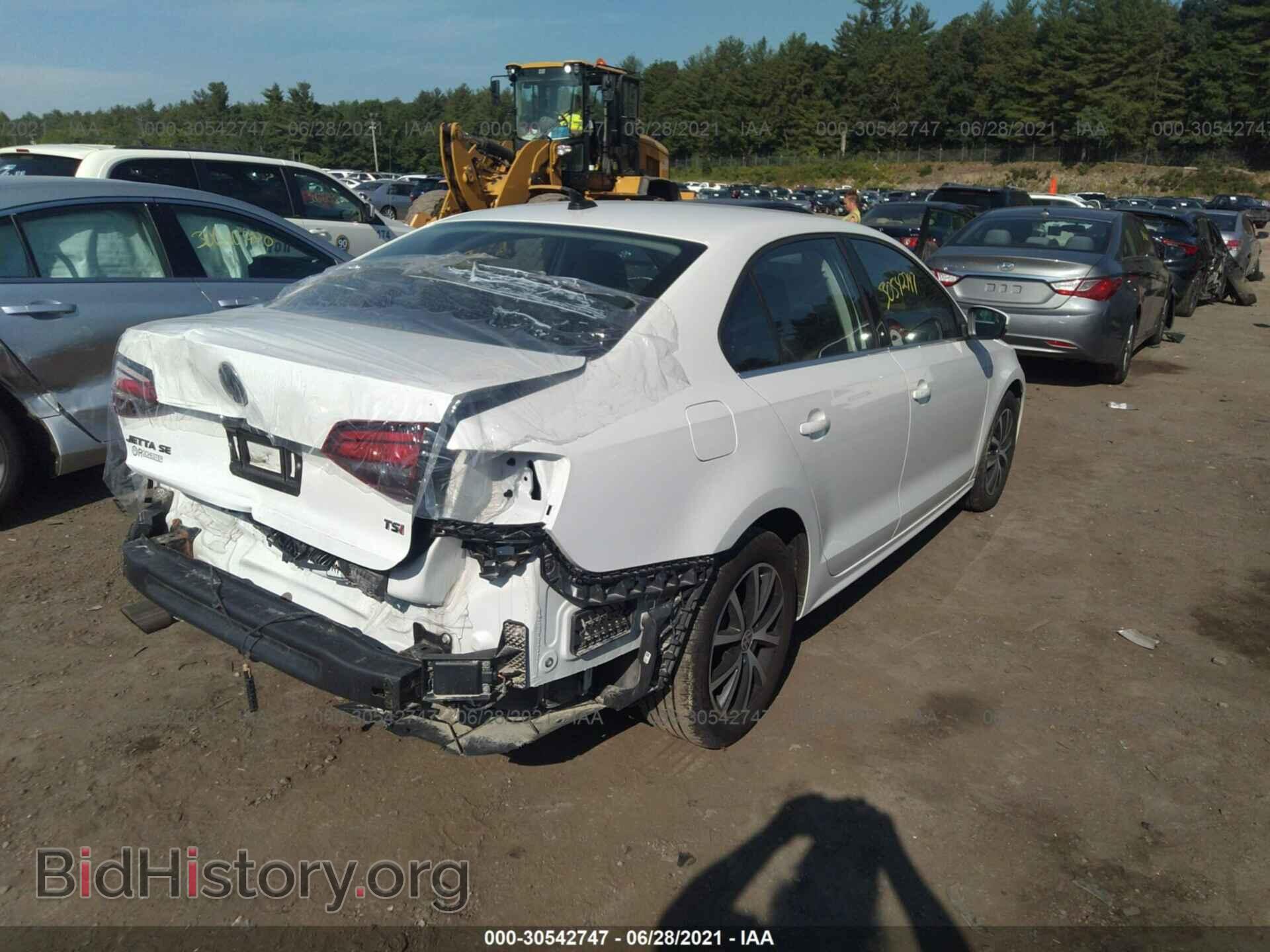2017 VOLKSWAGEN JETTA - VIN: 3VWDB7AJ5HM227699 - Фото 4