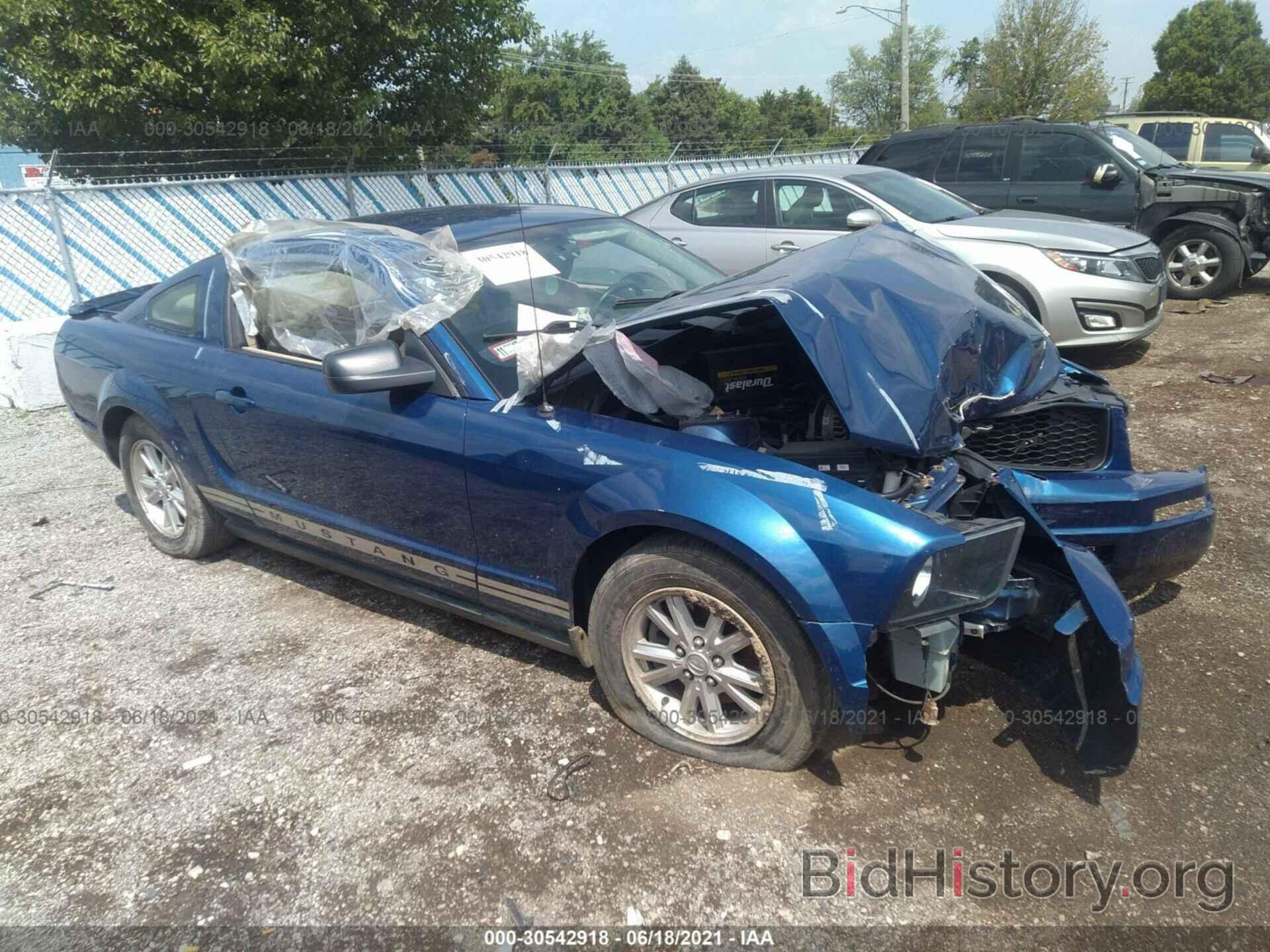 Photo 1ZVFT80N875341152 - FORD MUSTANG 2007