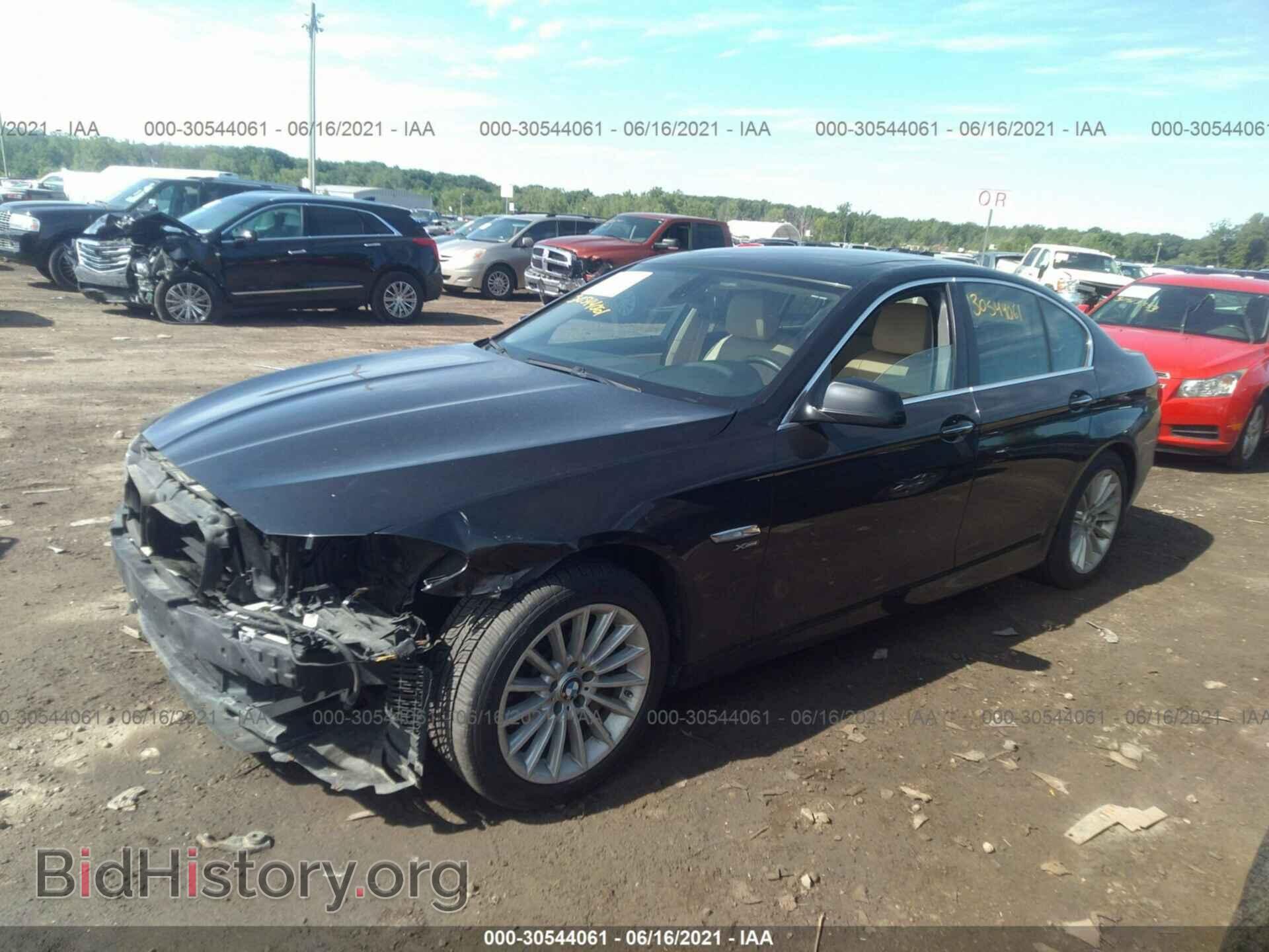 2011 BMW 5 SERIES - VIN: WBAFU7C5XBC877947 - Фото 2