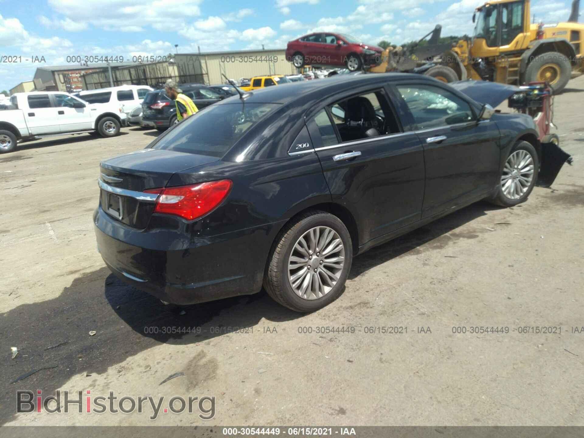2013 CHRYSLER 200 - VIN: 1C3CCBCG0DN577861 - Фото 4