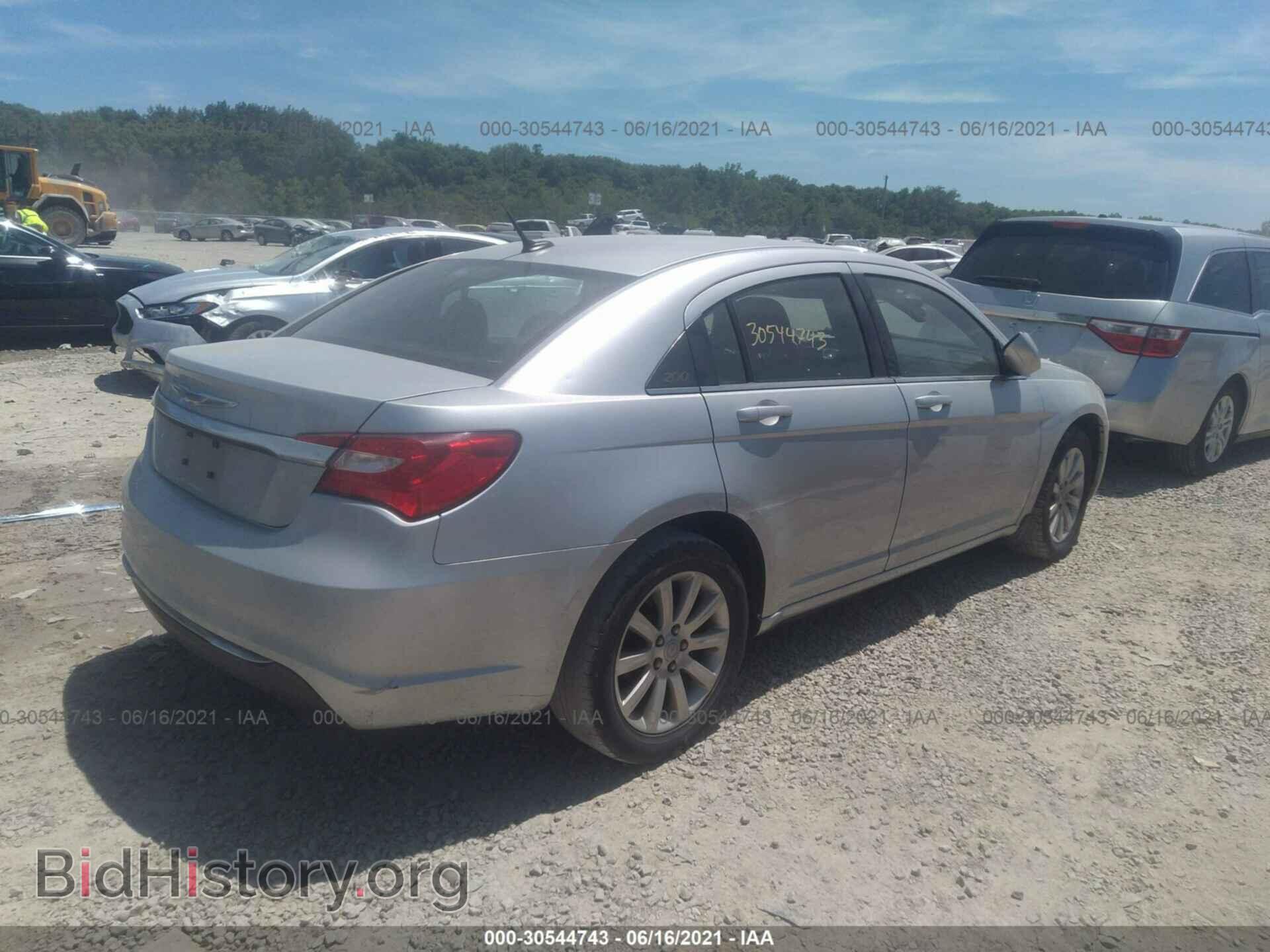 2011 CHRYSLER 200 - VIN: 1C3BC1FBXBN539671 - Фото 4